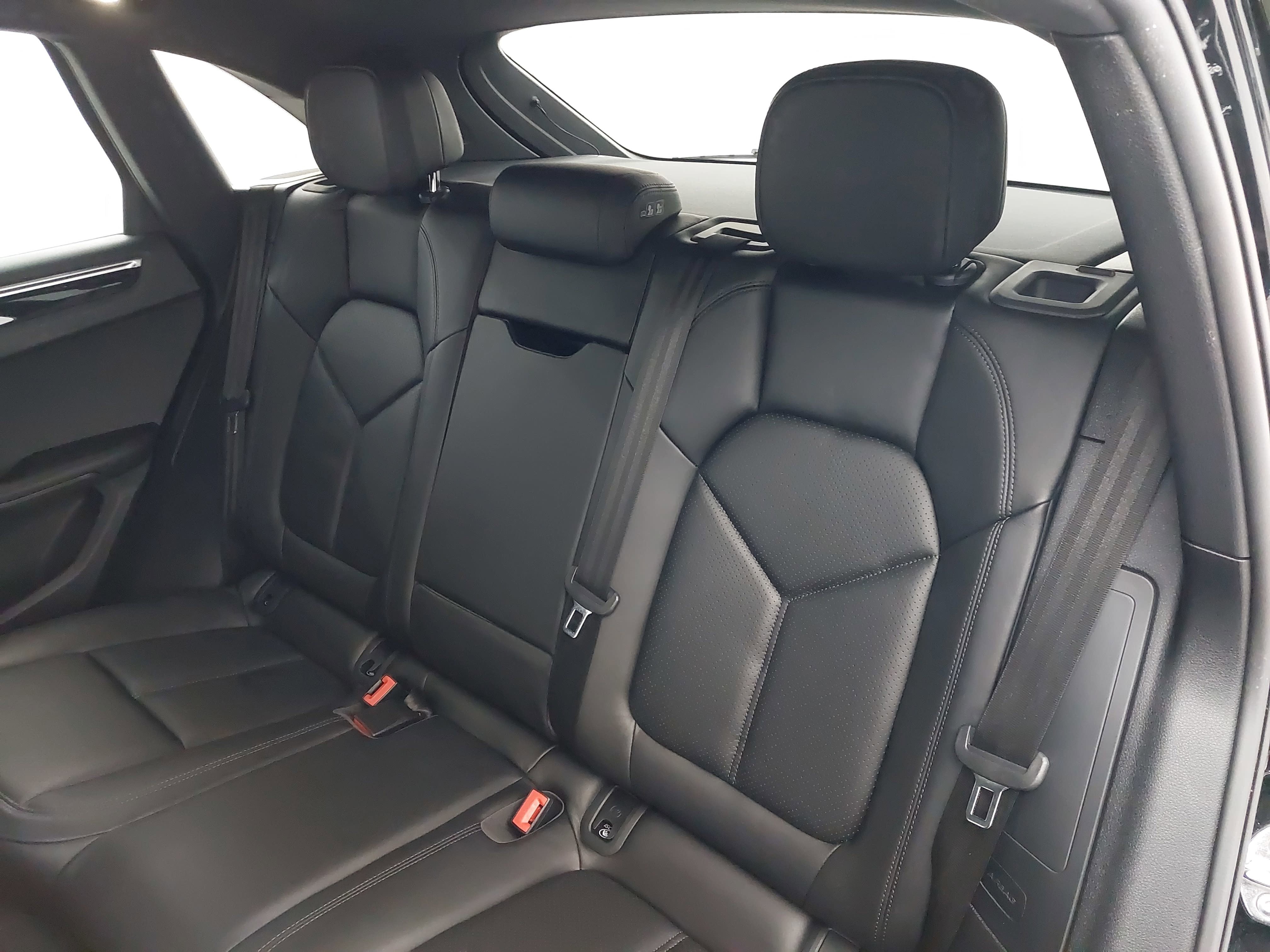 2021 Porsche Macan AWD