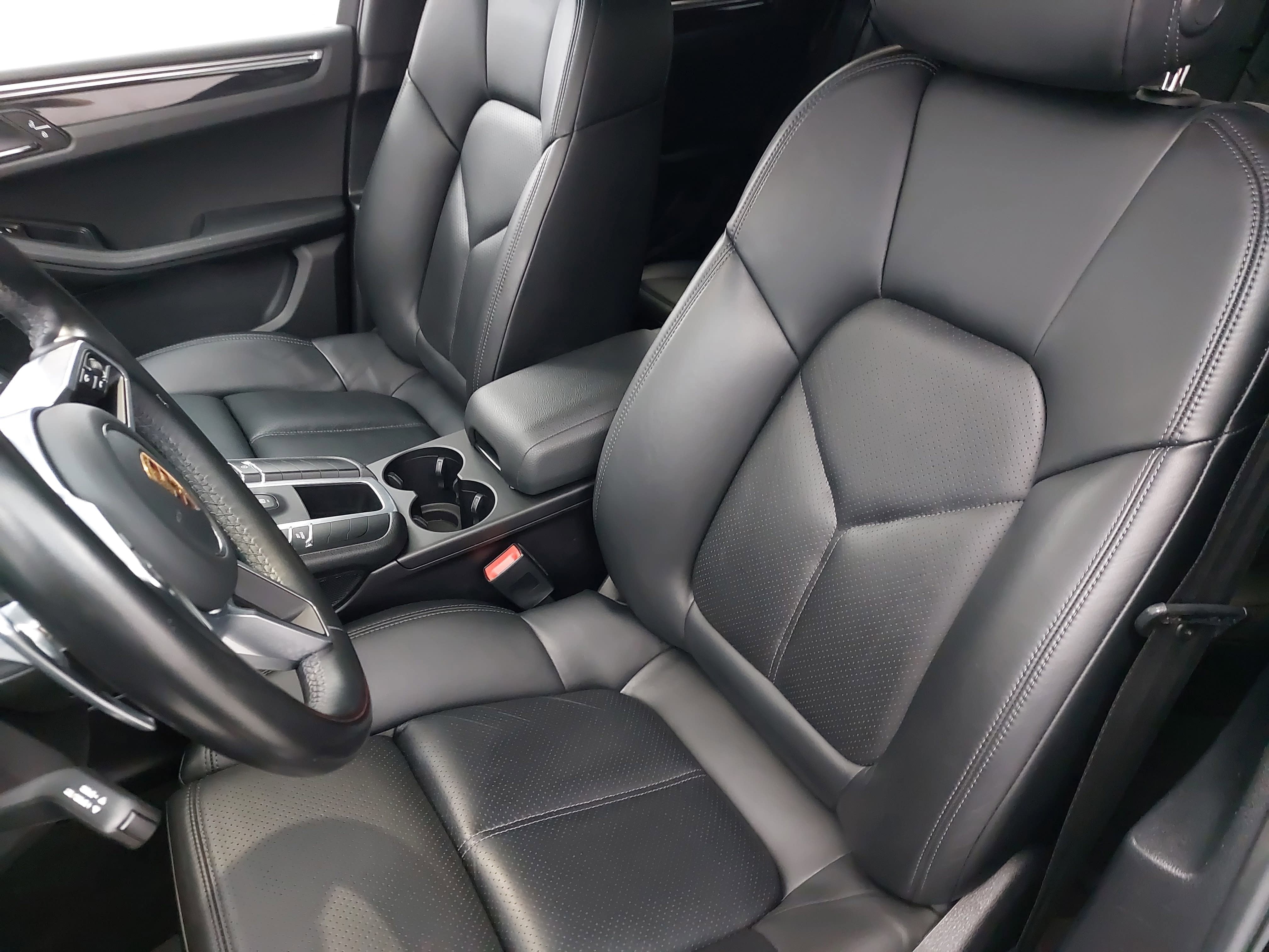 2021 Porsche Macan AWD
