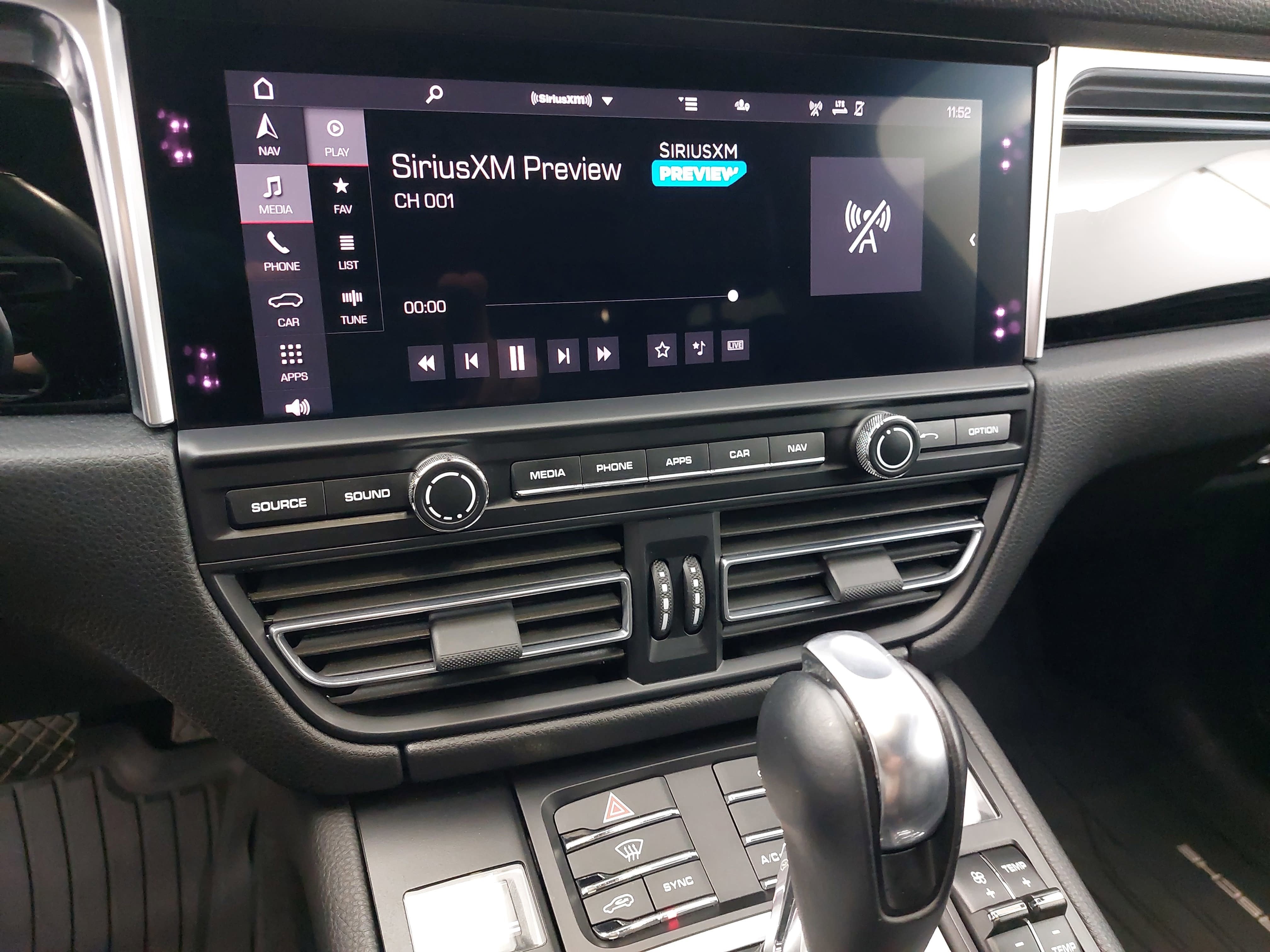 2021 Porsche Macan AWD