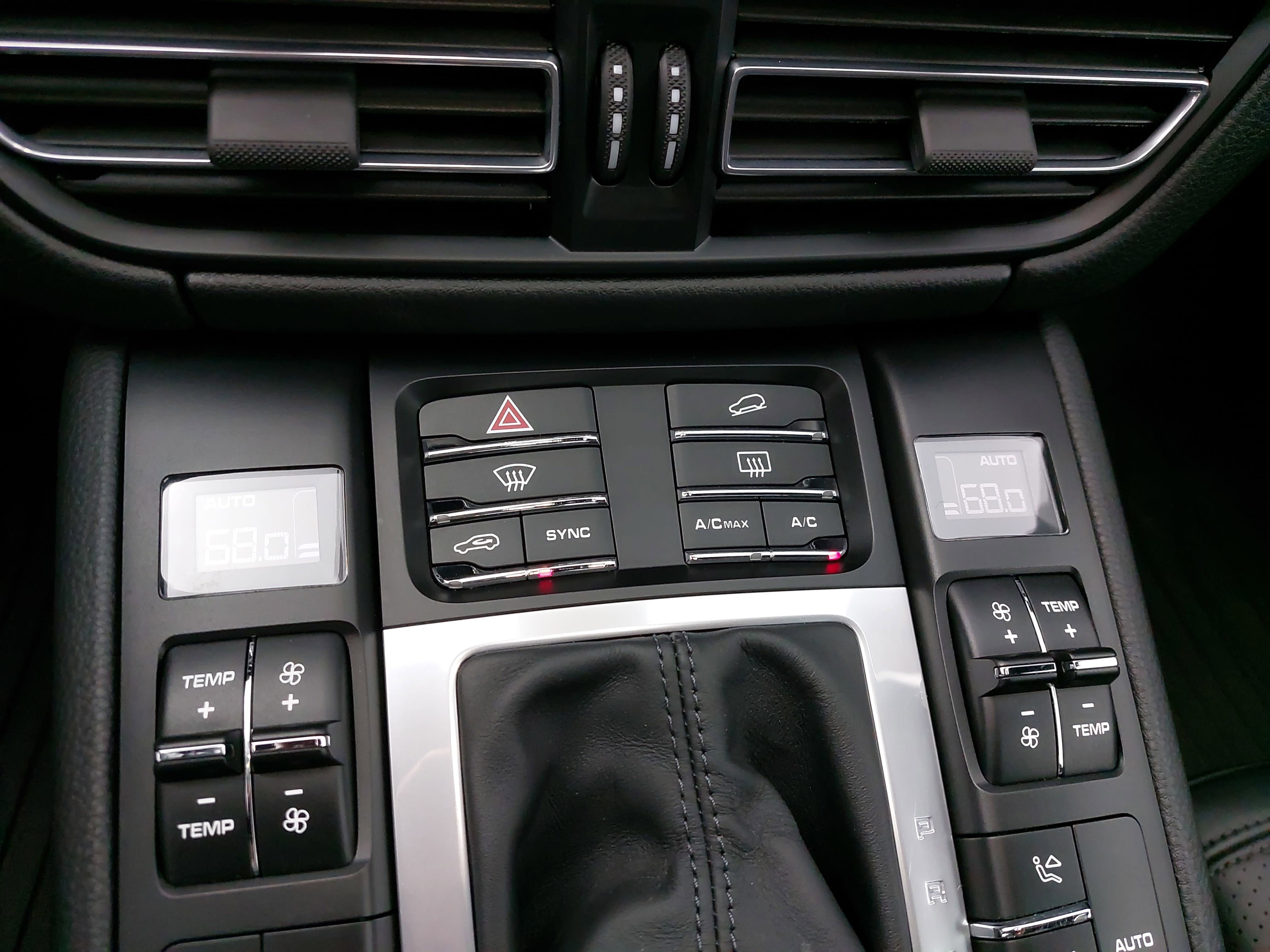 2021 Porsche Macan AWD