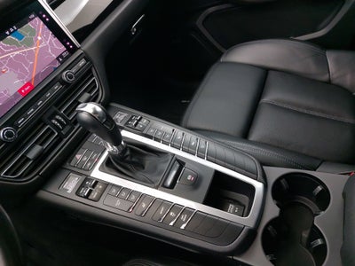 2021 Porsche Macan AWD