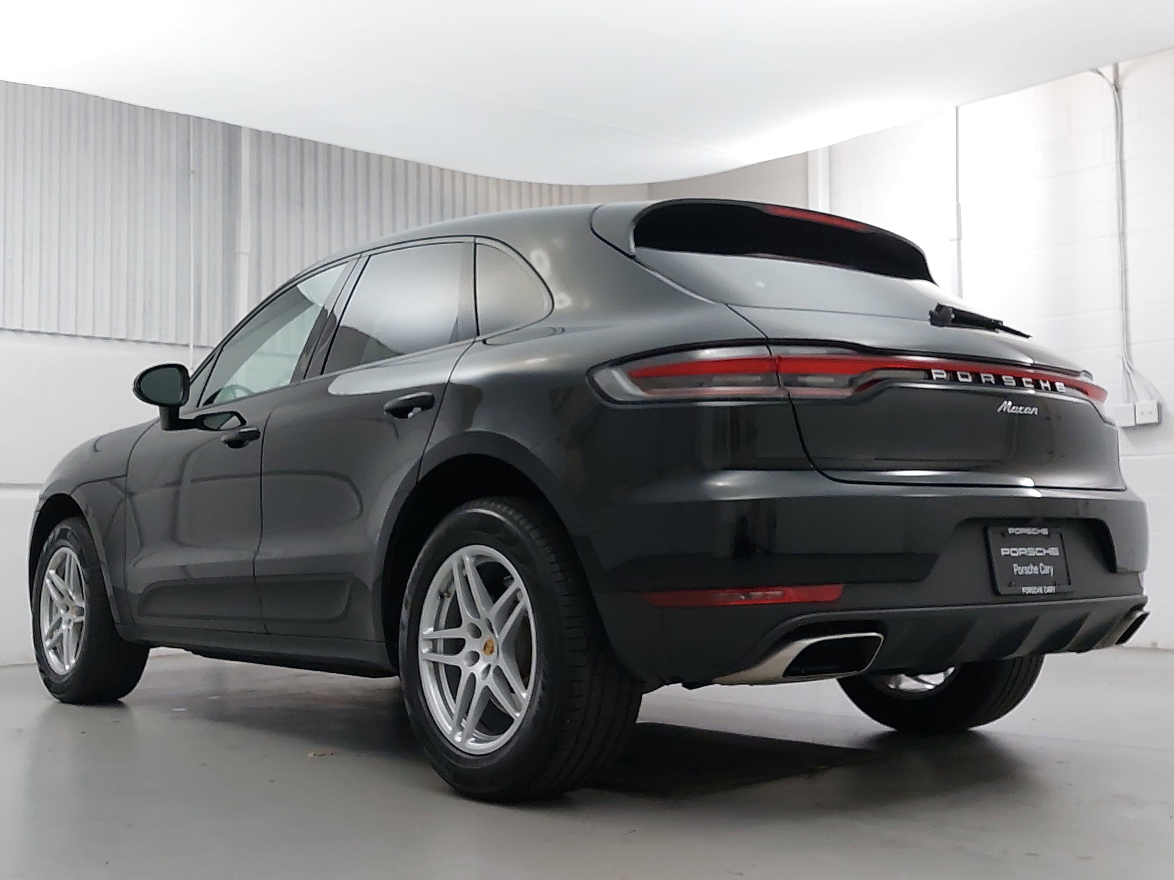 2021 Porsche Macan AWD
