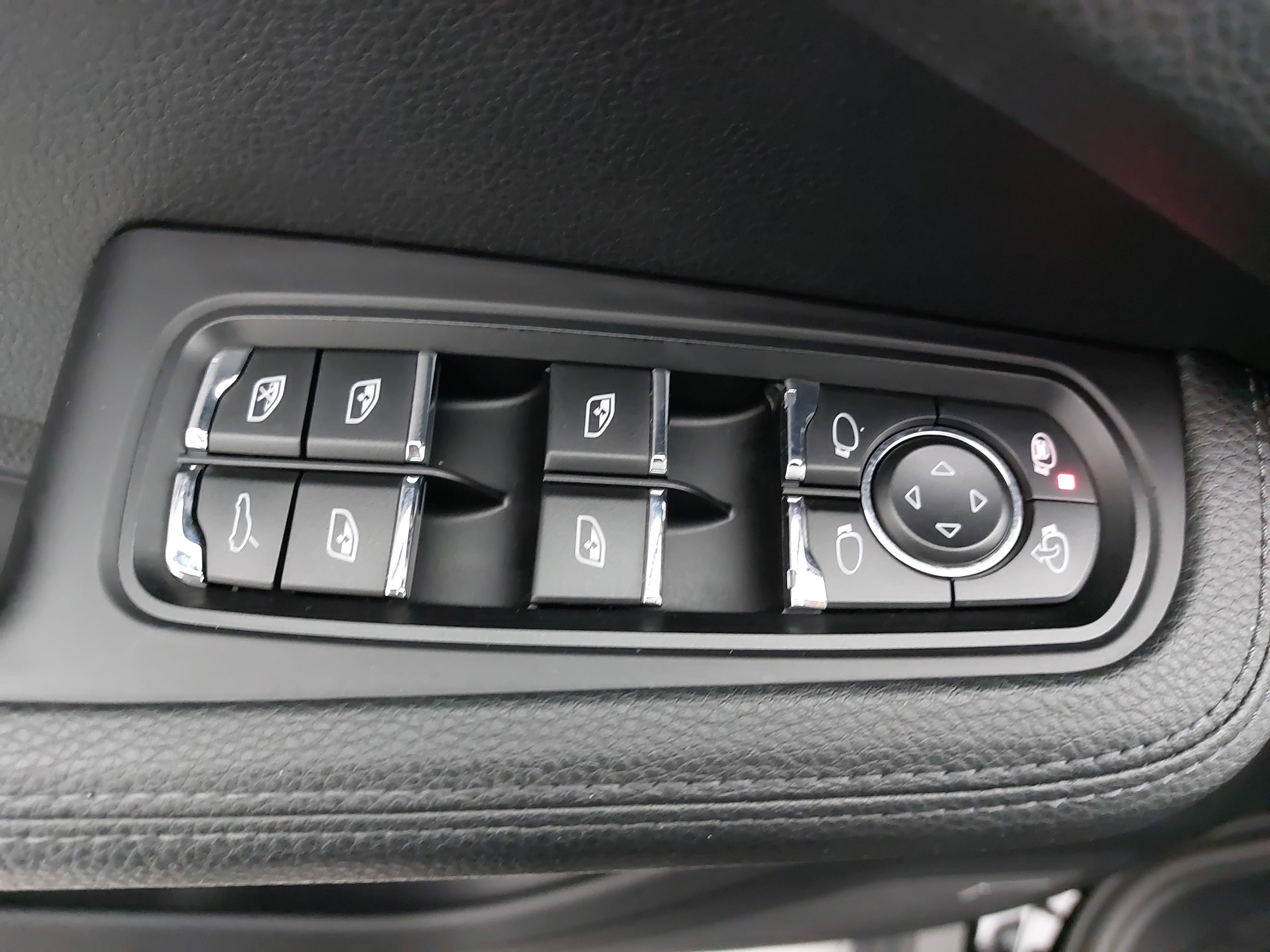2021 Porsche Macan AWD