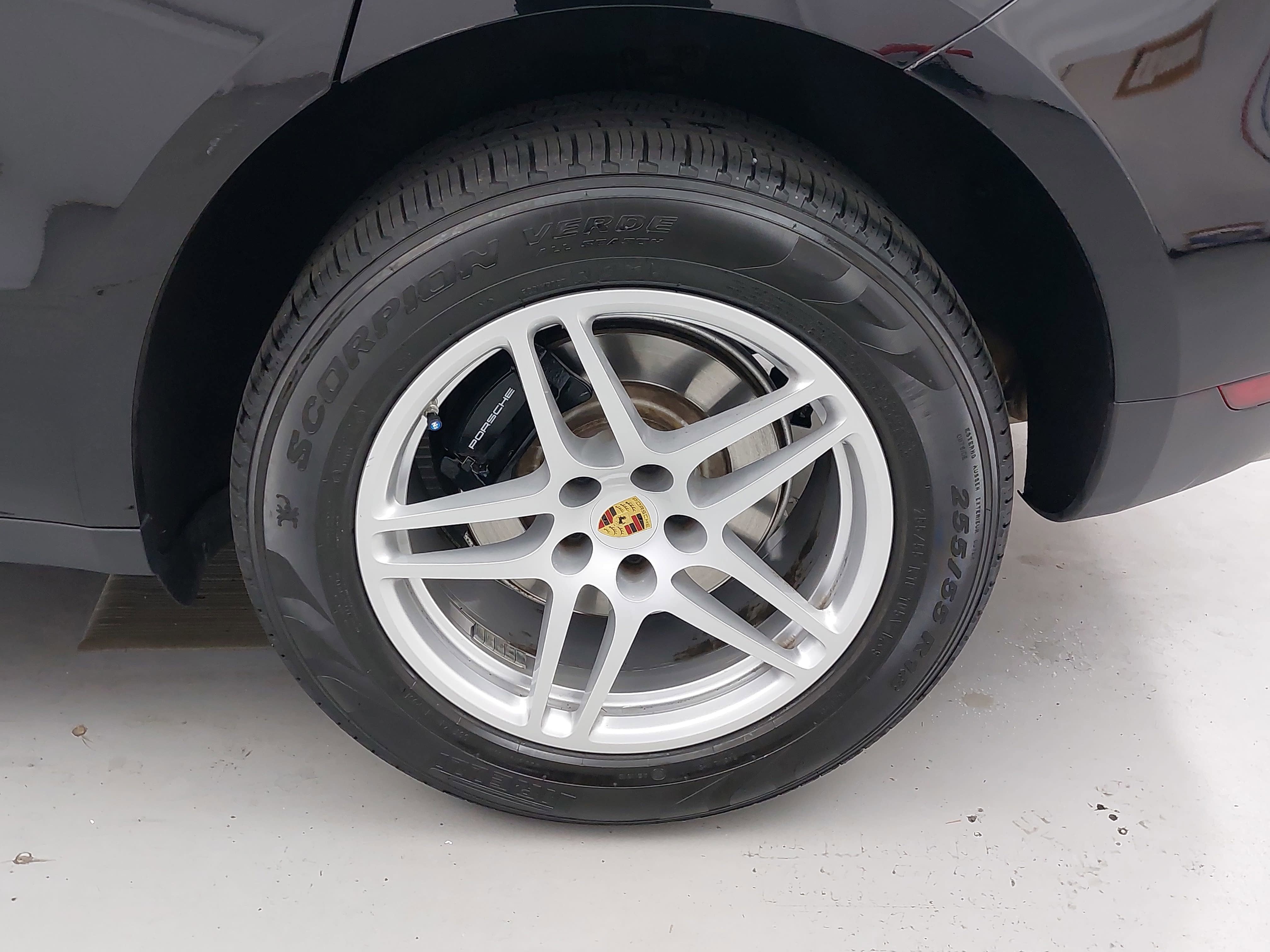 2021 Porsche Macan AWD