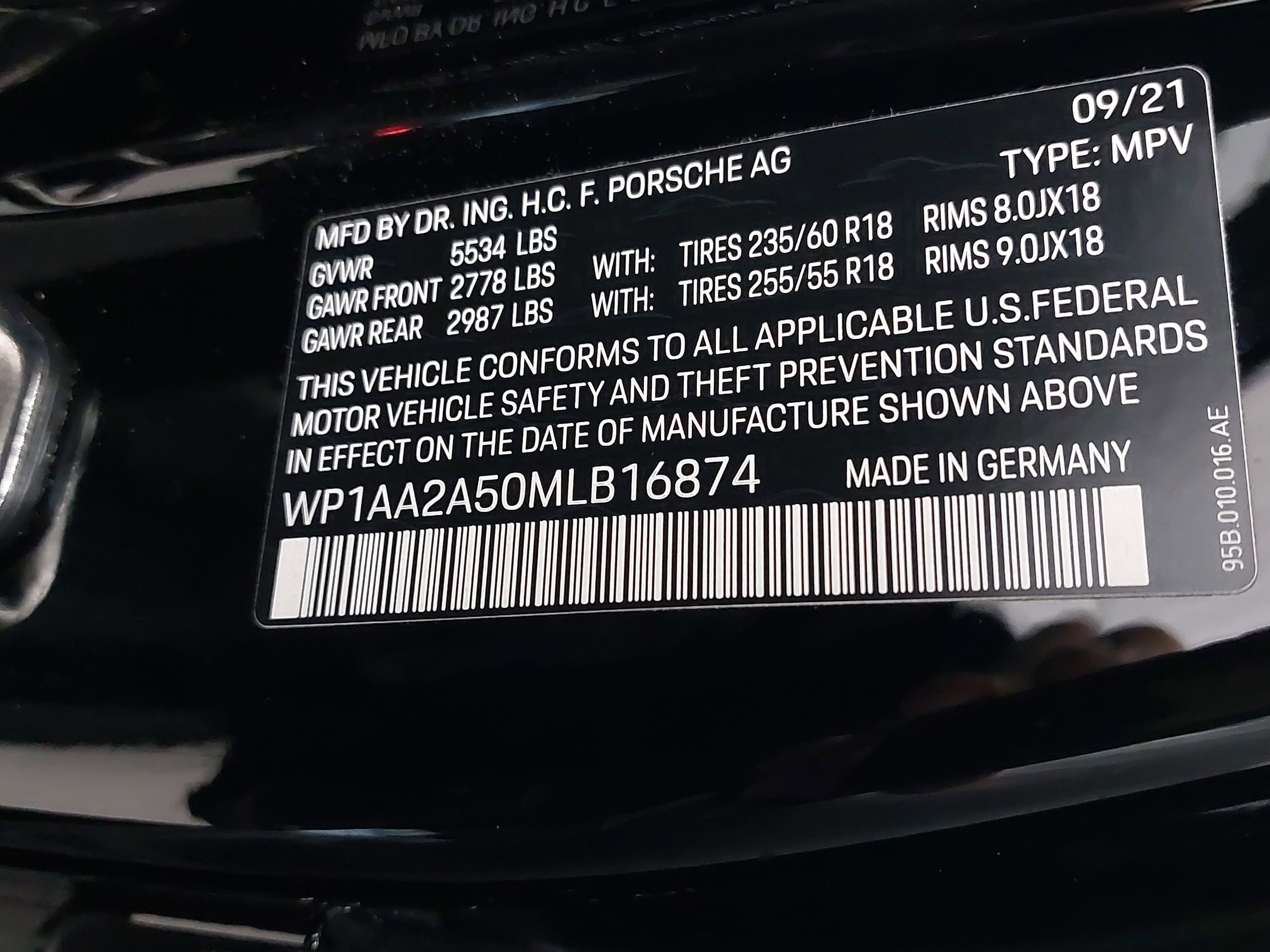 2021 Porsche Macan AWD