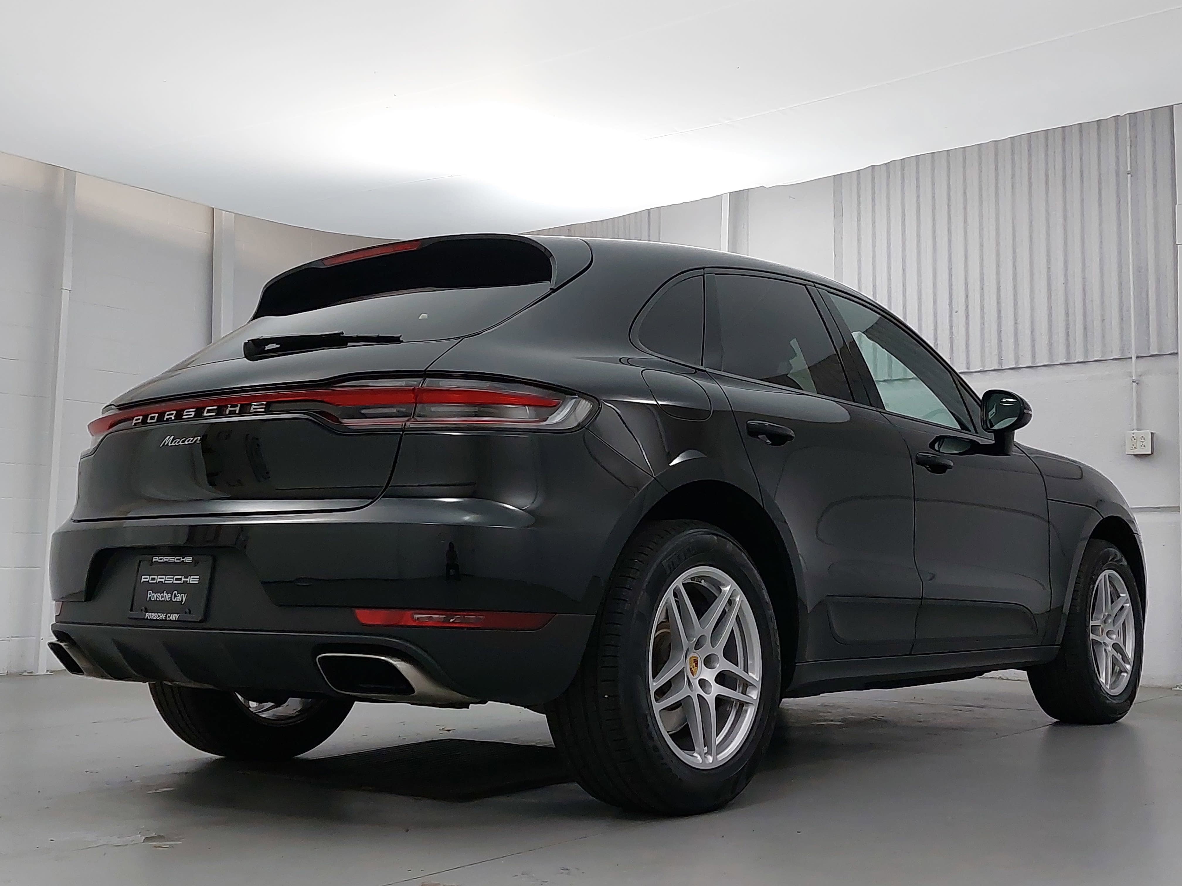 2021 Porsche Macan AWD