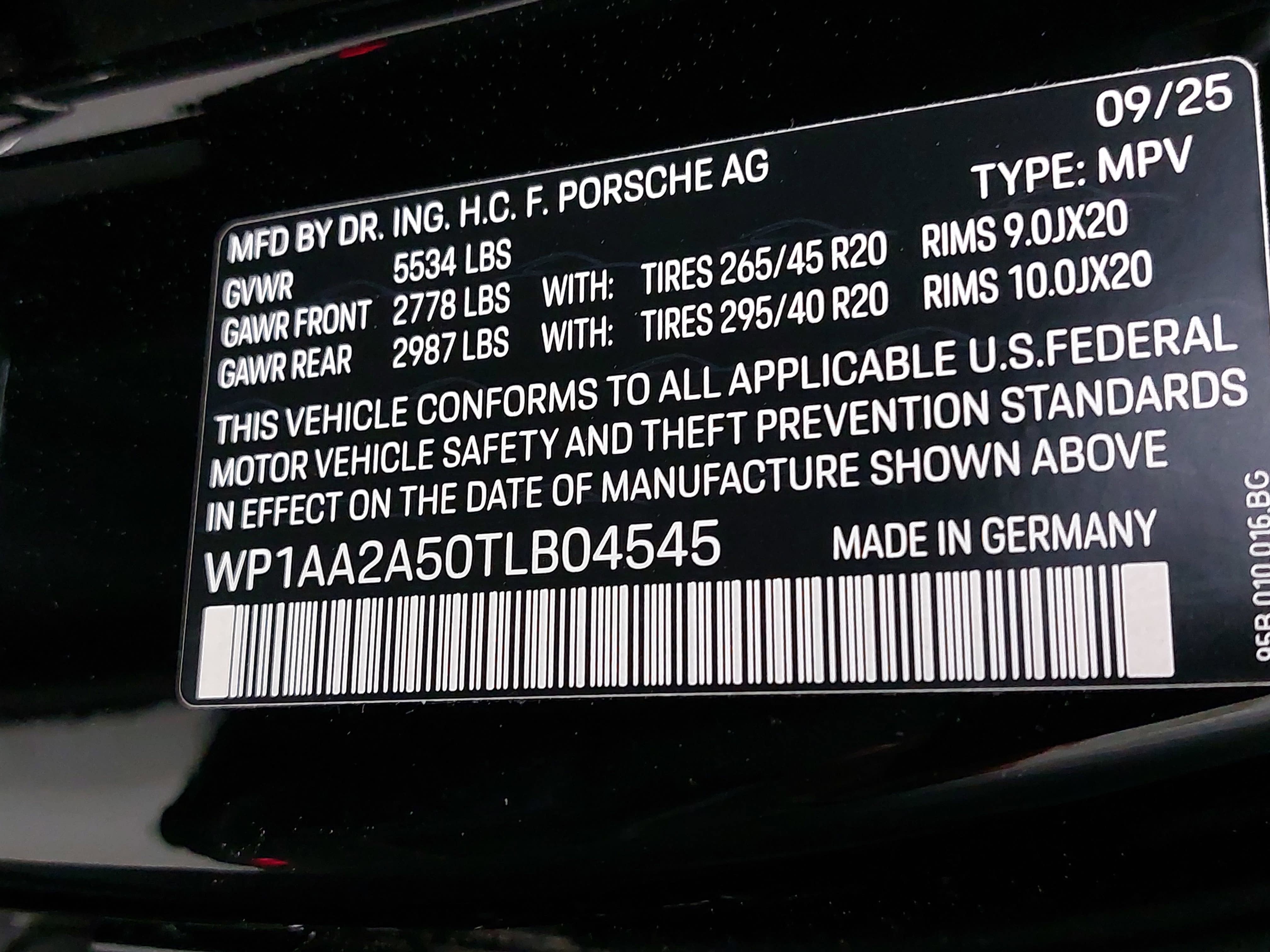 2026 Porsche Macan Base