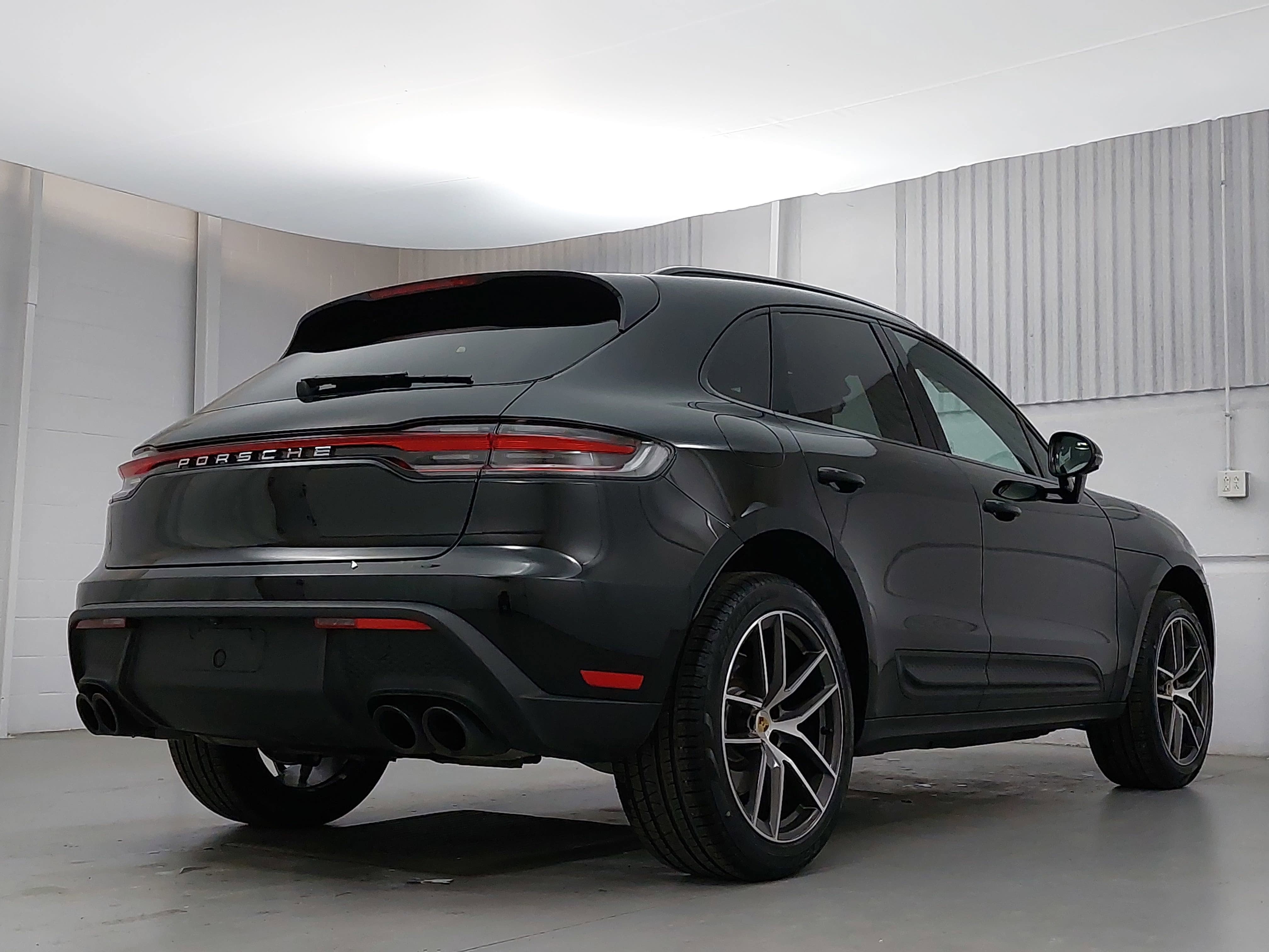 2026 Porsche Macan Base