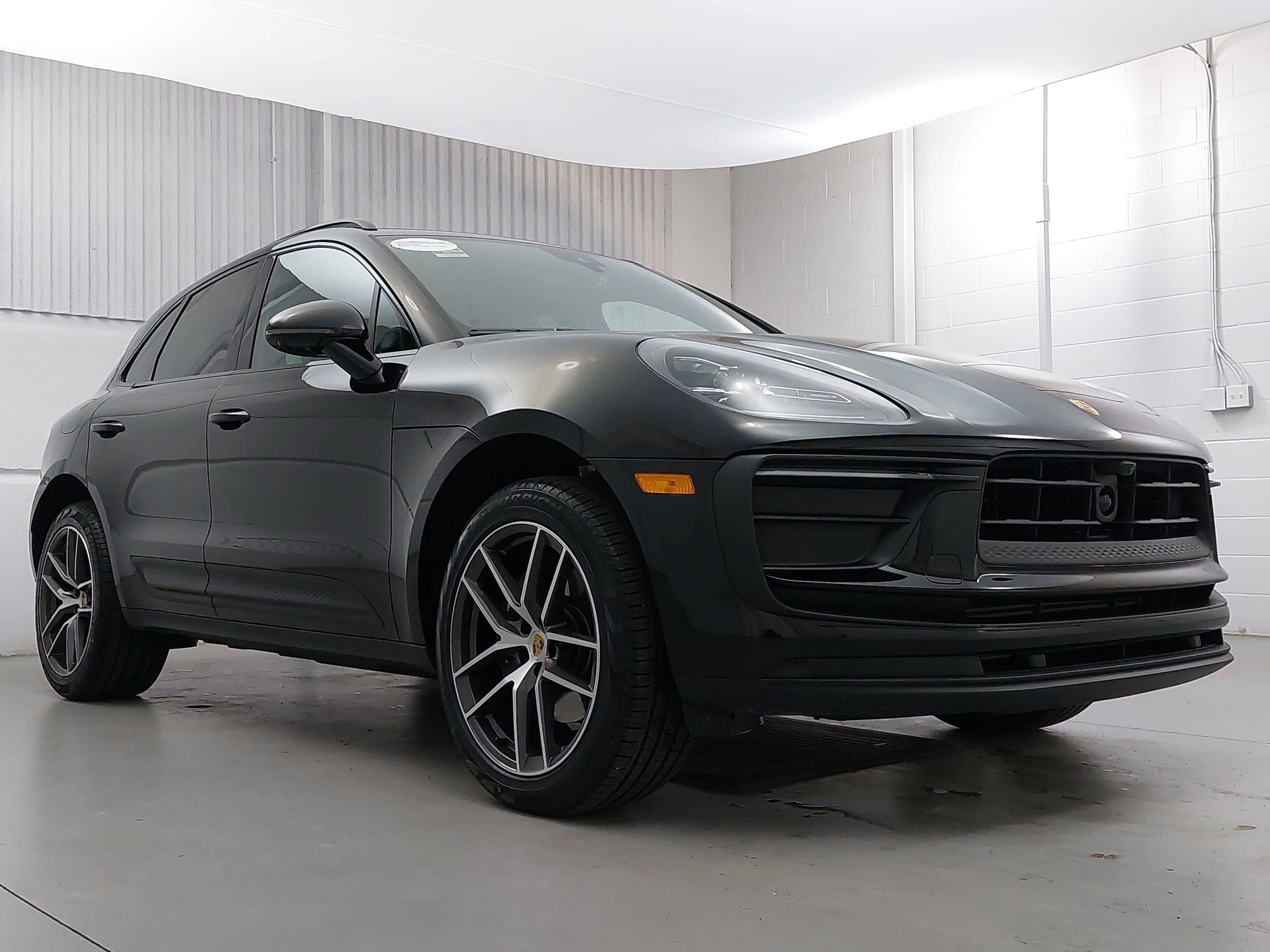 2026 Porsche Macan Base