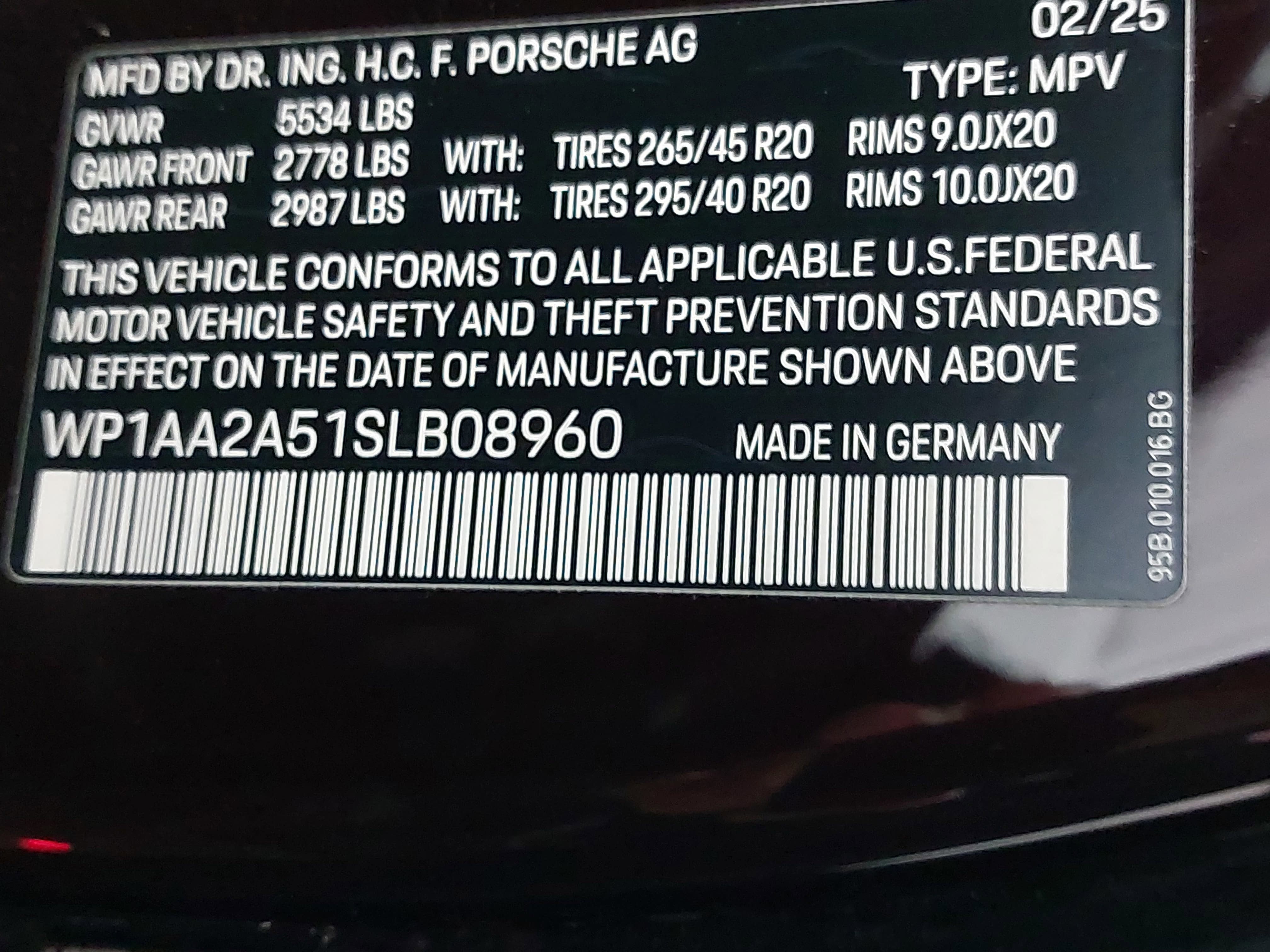 2025 Porsche Macan Base