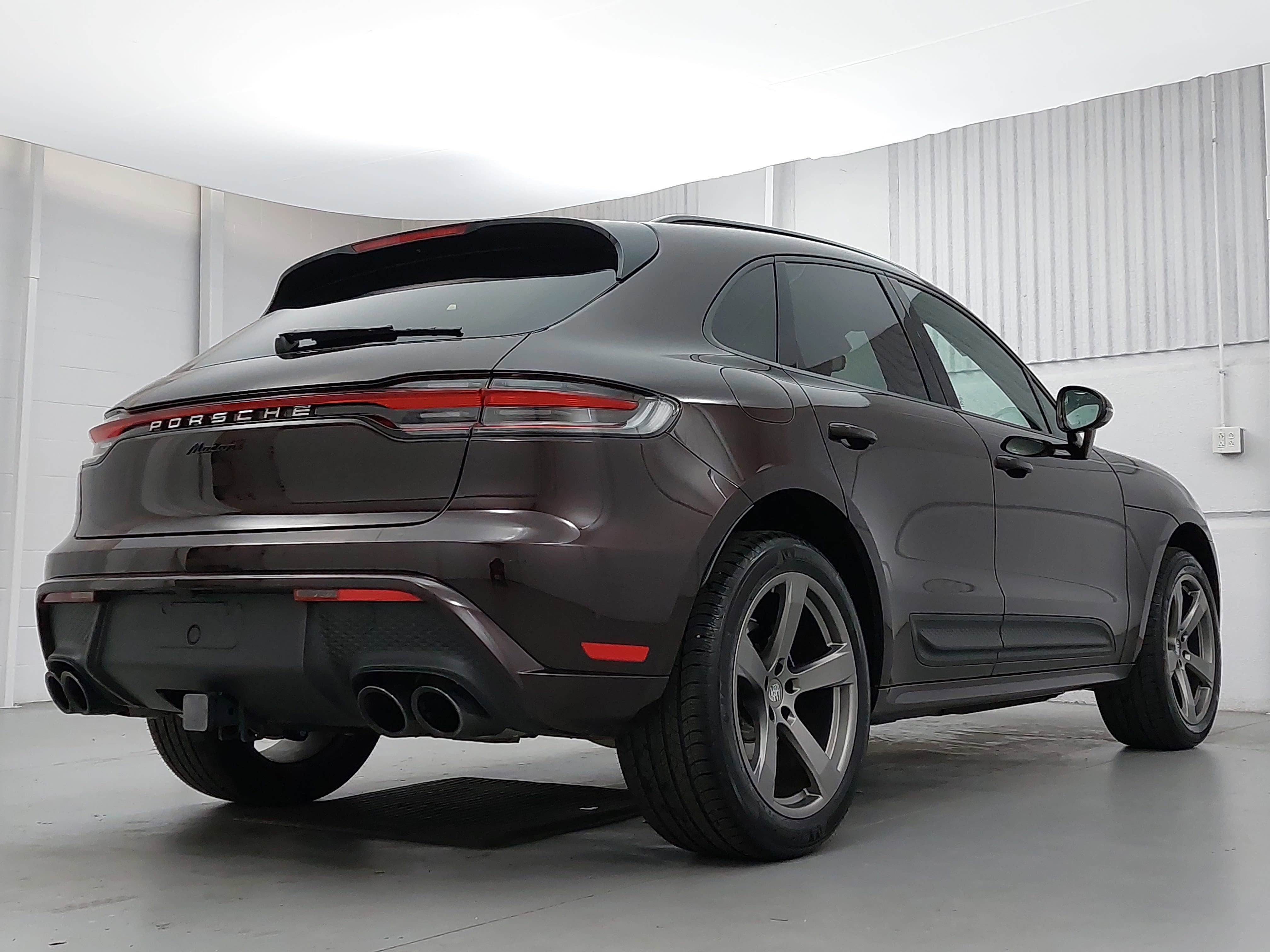 2025 Porsche Macan Base