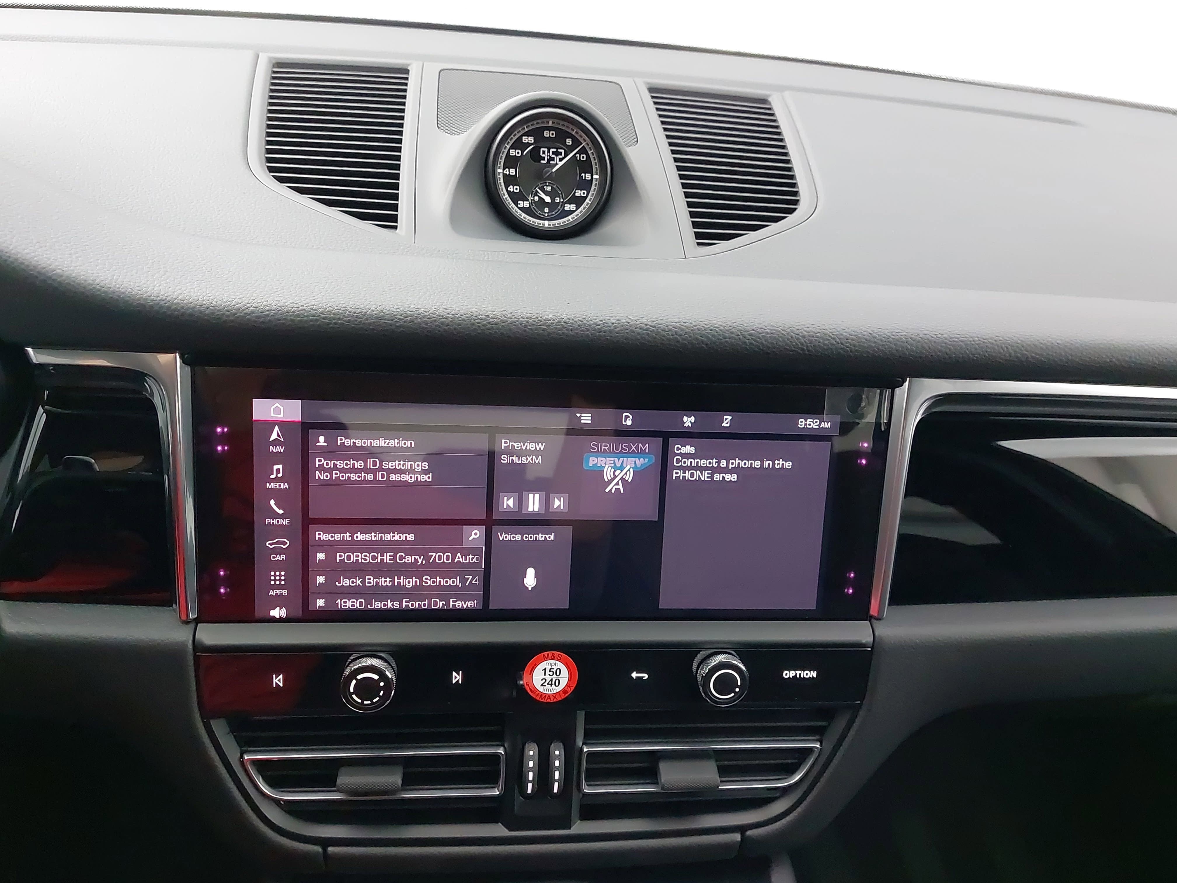 2025 Porsche Macan Base