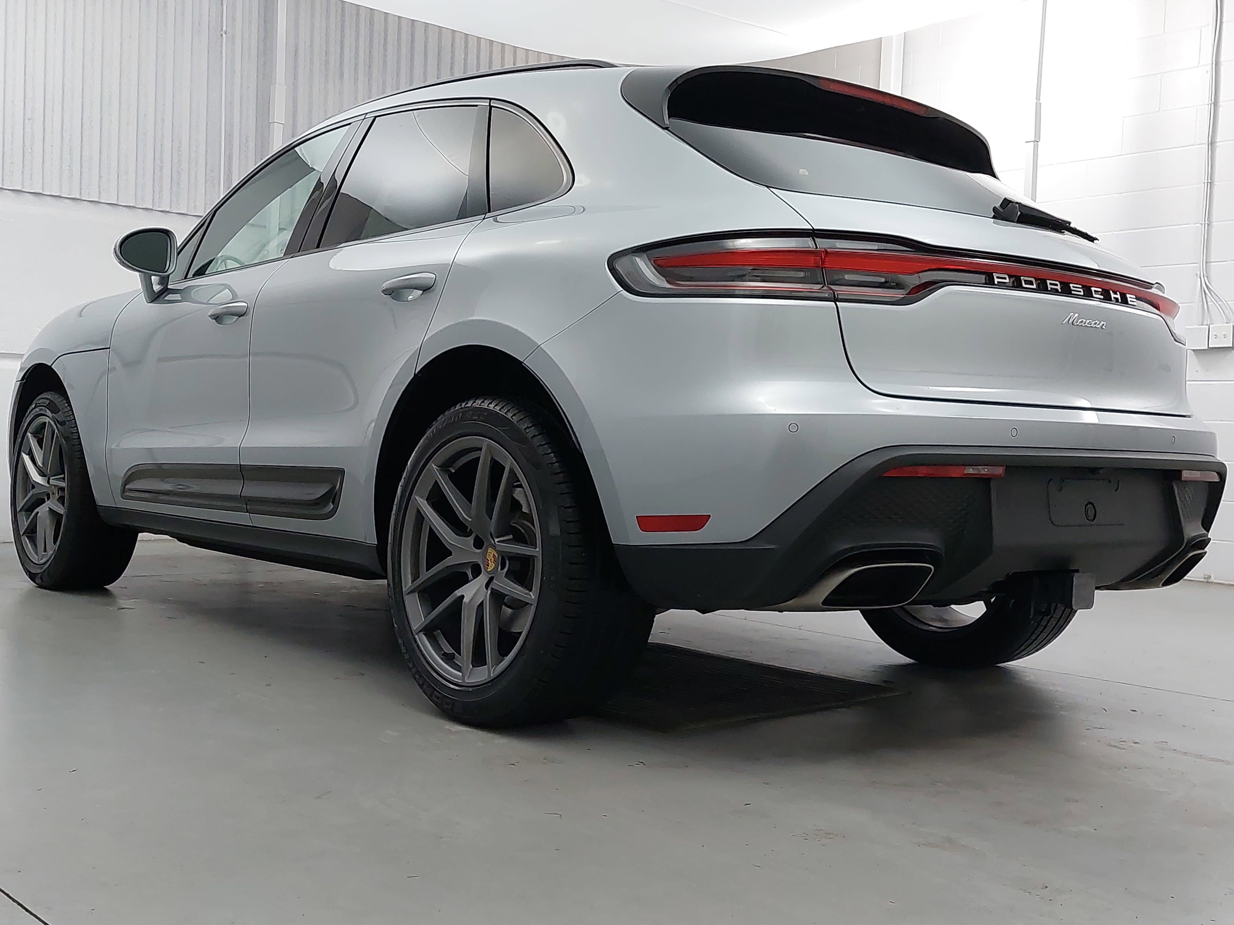 2025 Porsche Macan Base