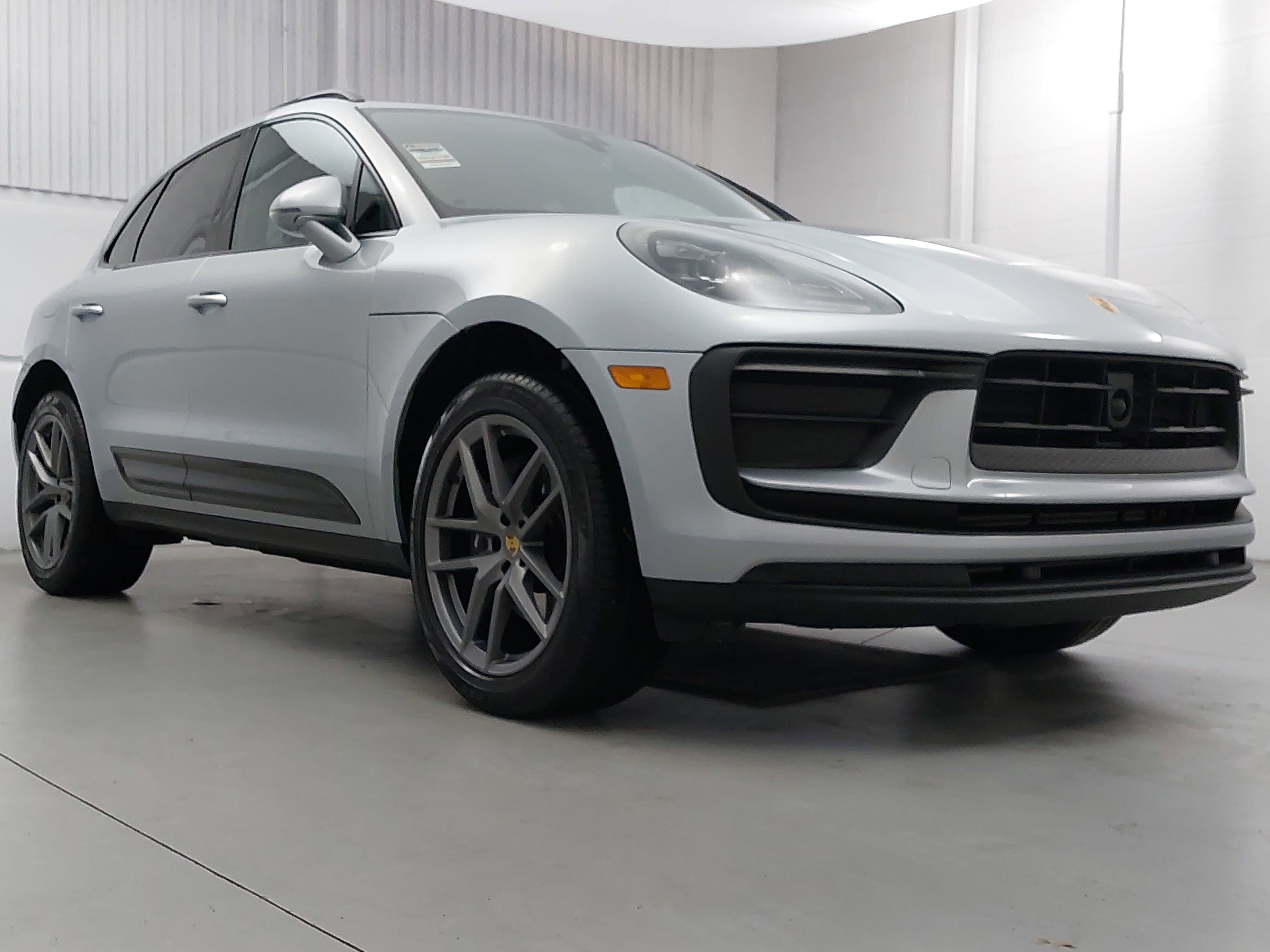 2025 Porsche Macan Base