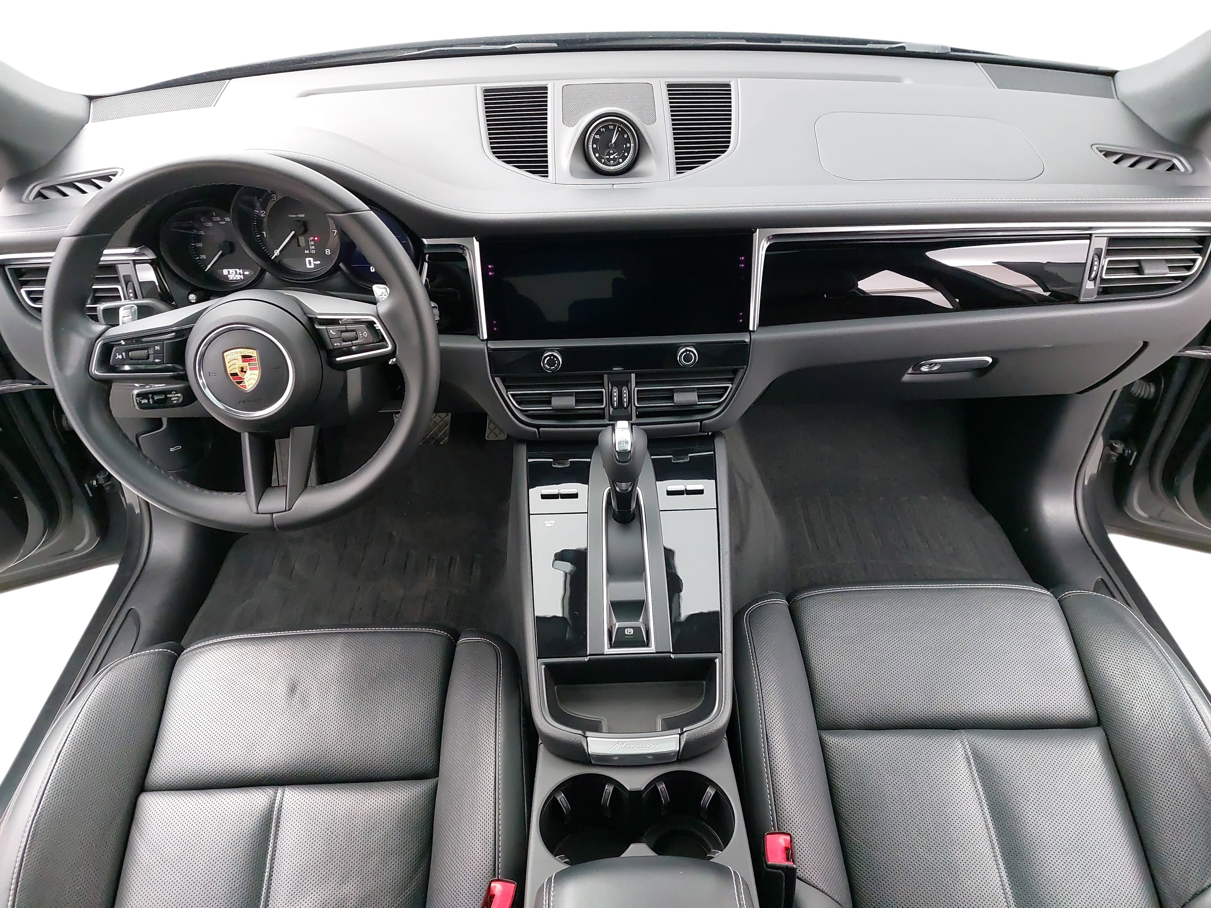 2022 Porsche Macan AWD