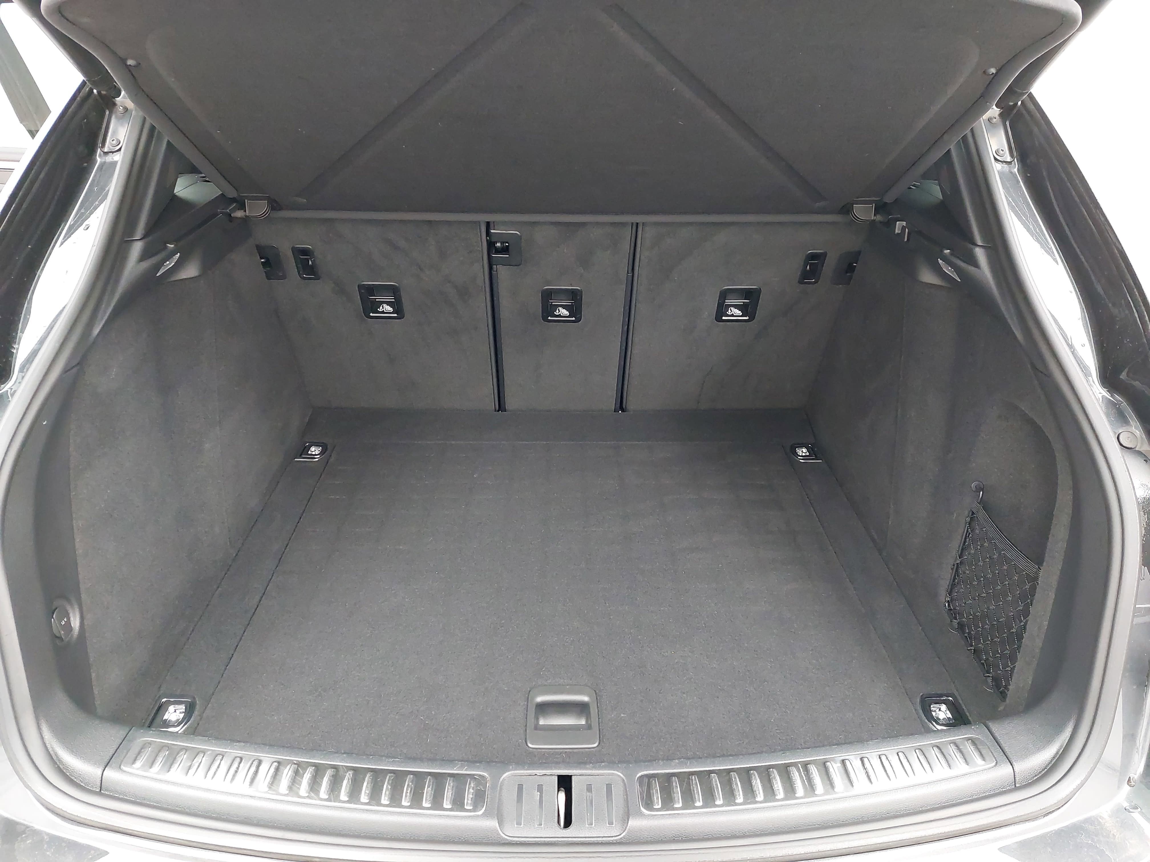 2022 Porsche Macan AWD