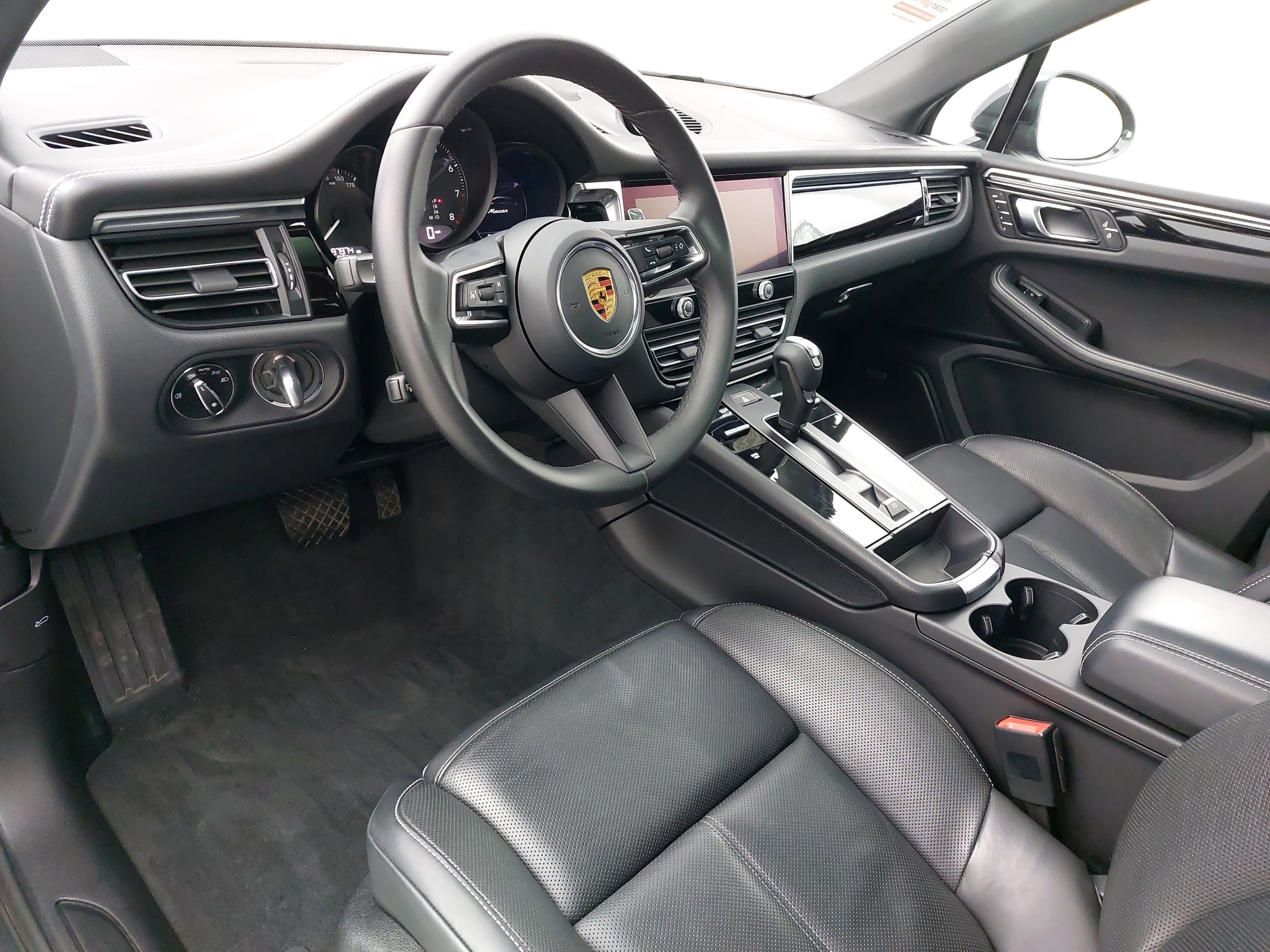 2022 Porsche Macan AWD