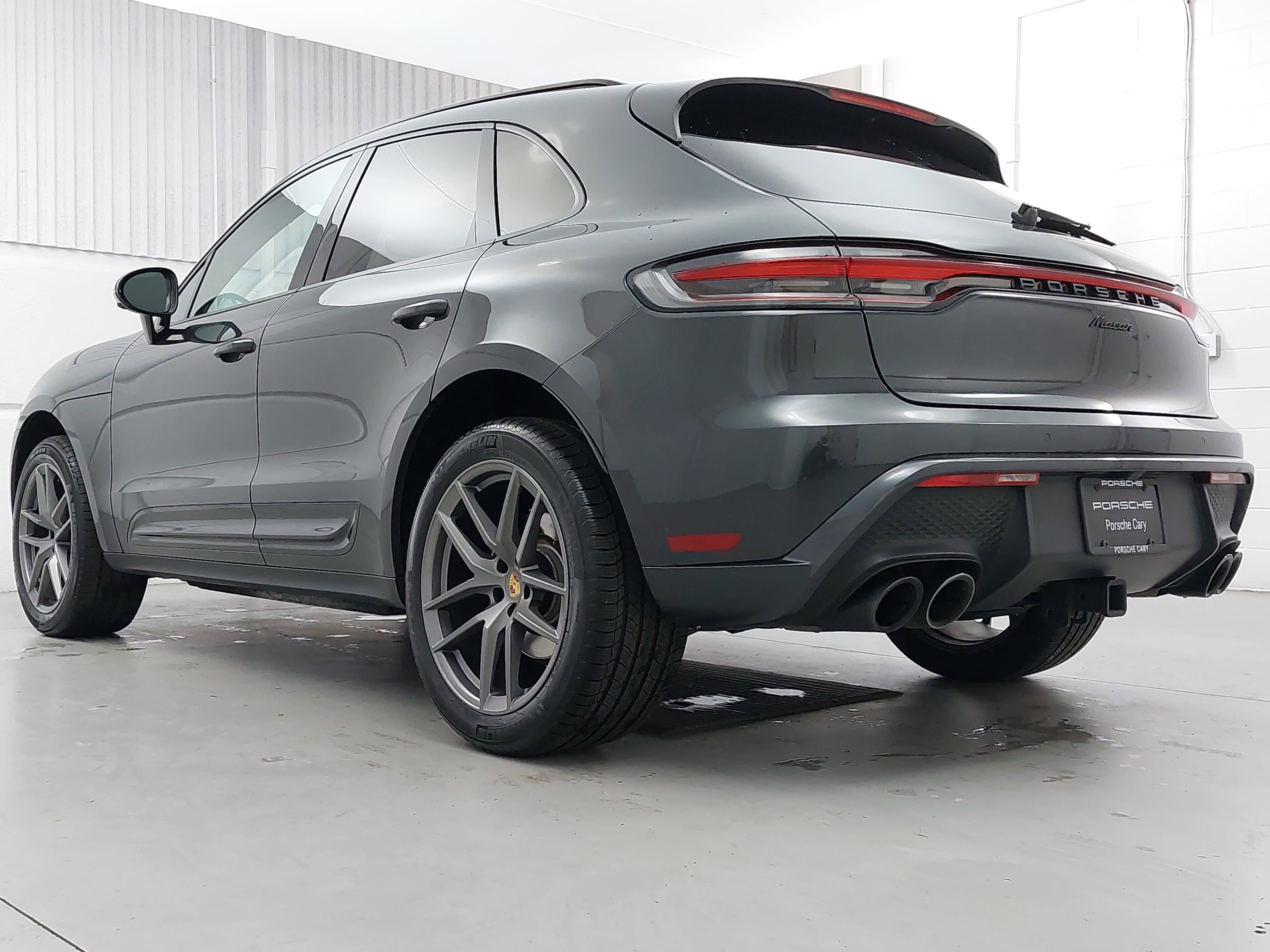 2022 Porsche Macan AWD