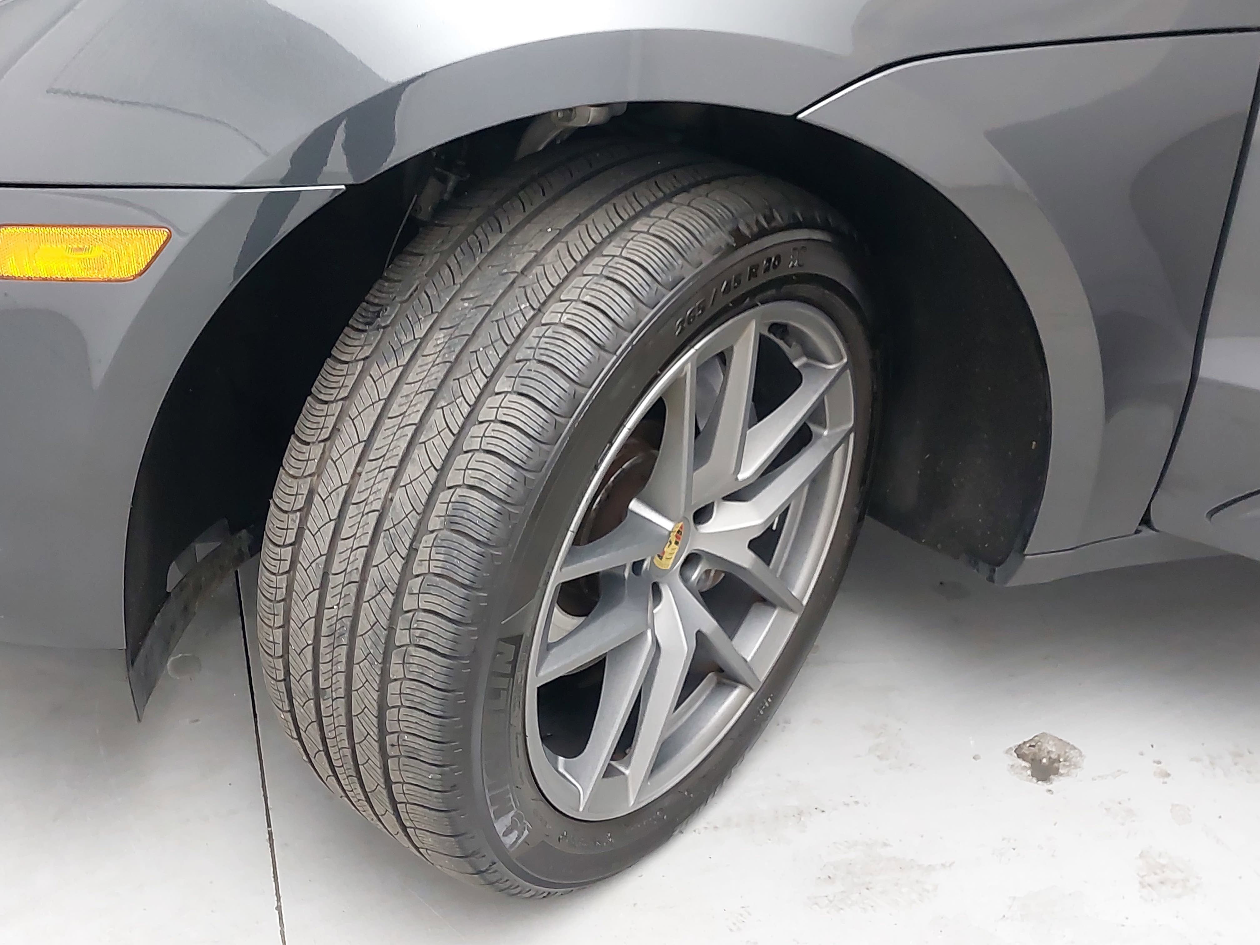 2022 Porsche Macan AWD