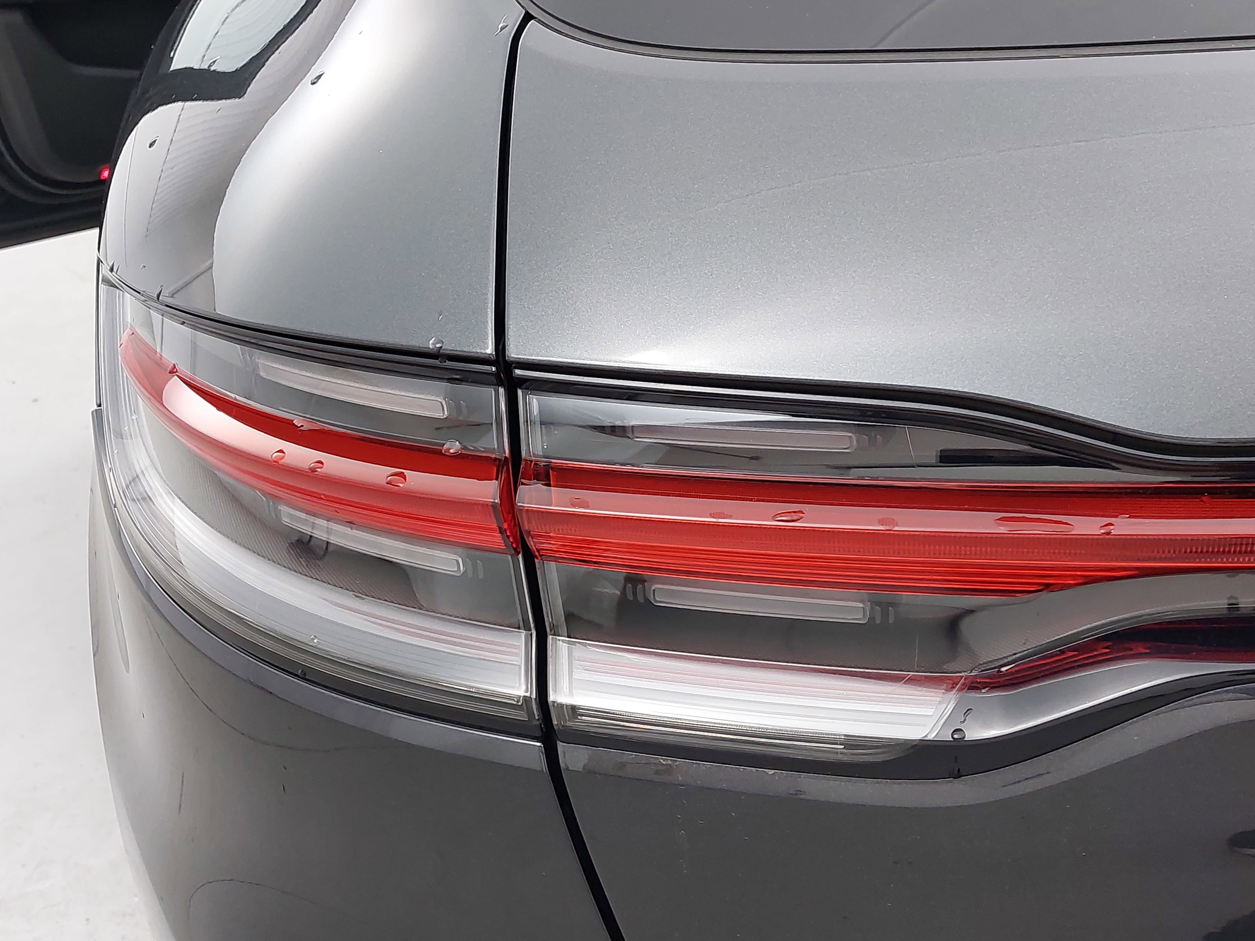 2022 Porsche Macan AWD