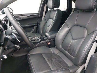2022 Porsche Macan AWD