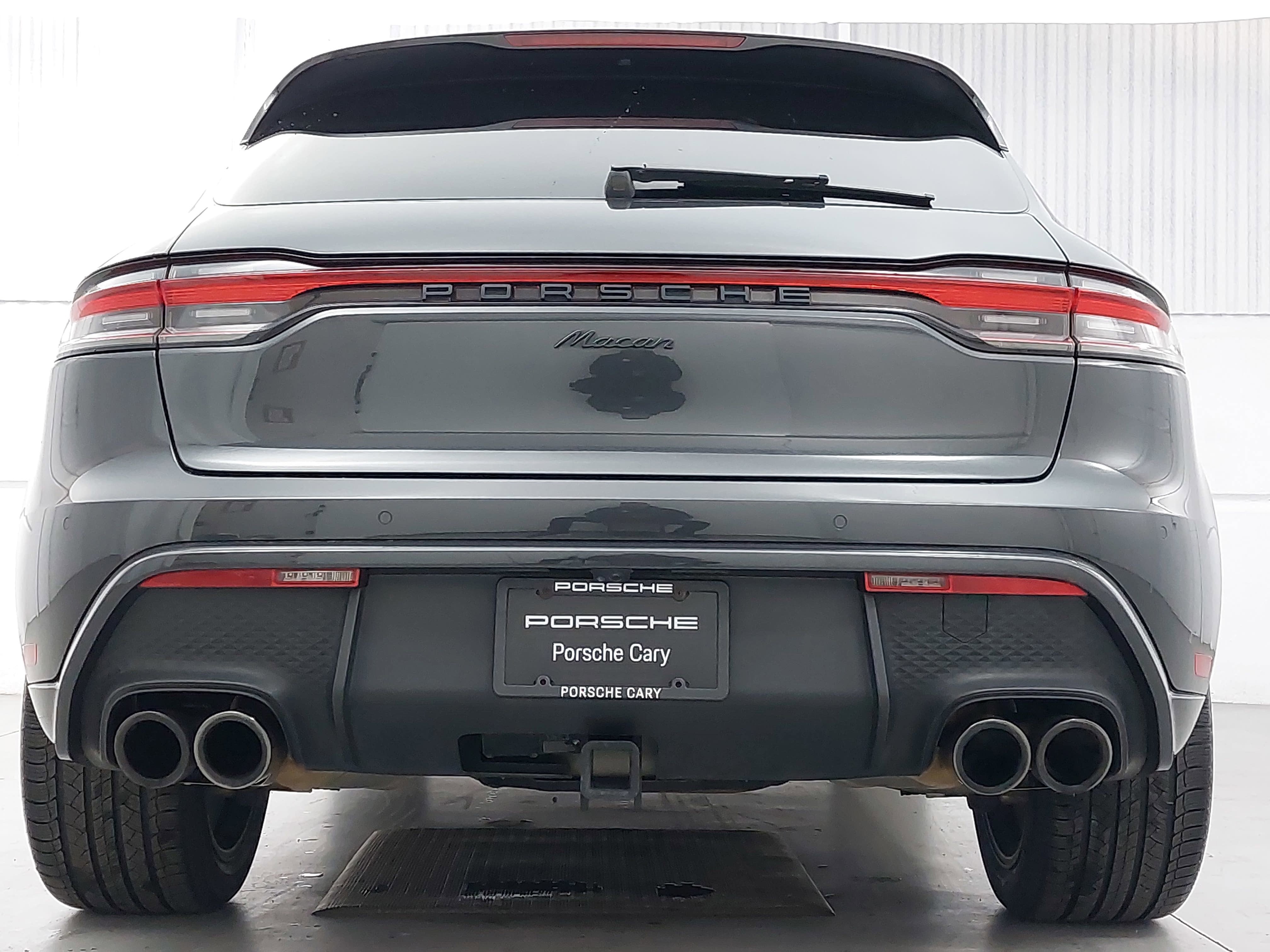 2022 Porsche Macan AWD