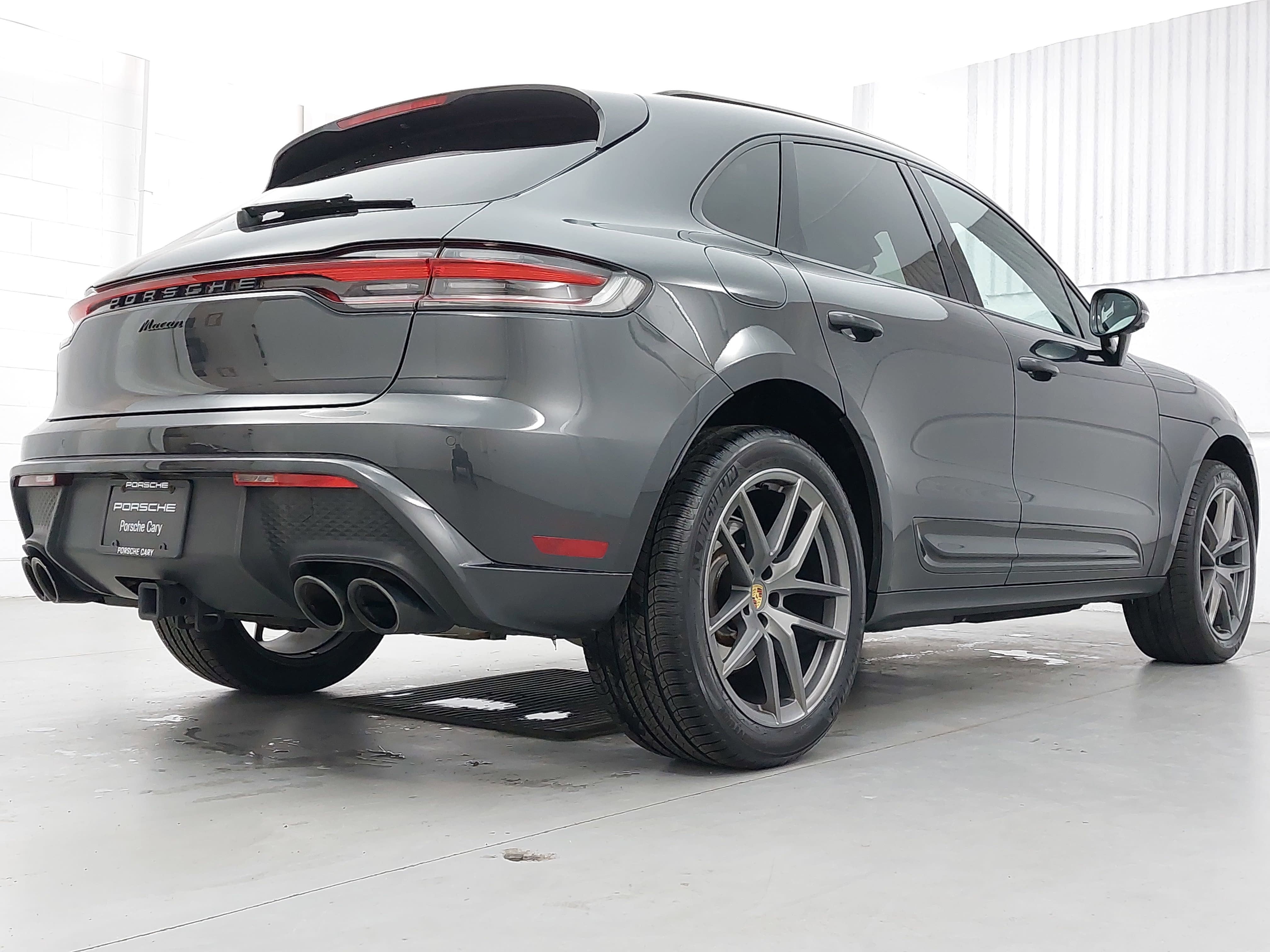2022 Porsche Macan AWD