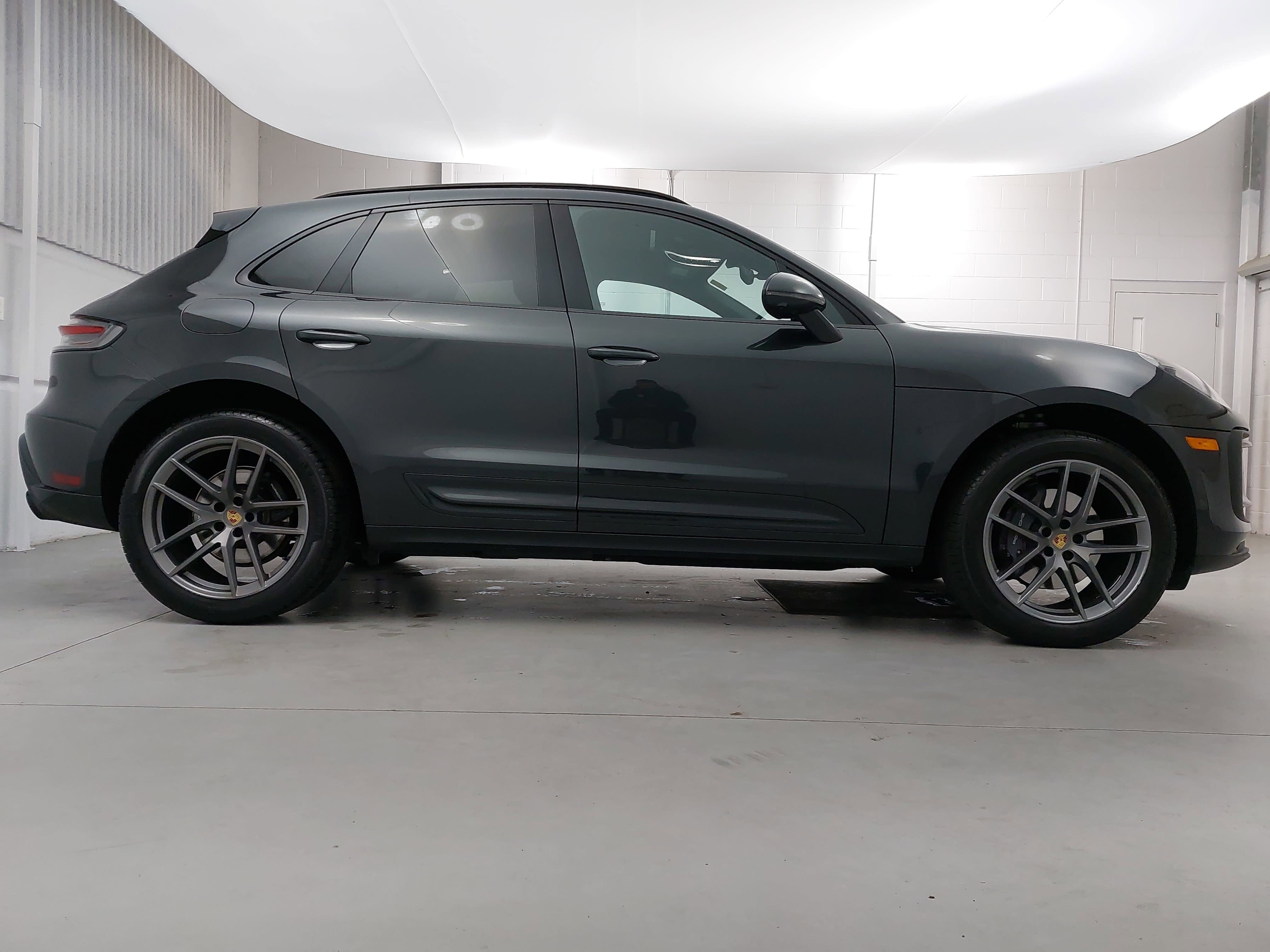 2022 Porsche Macan AWD