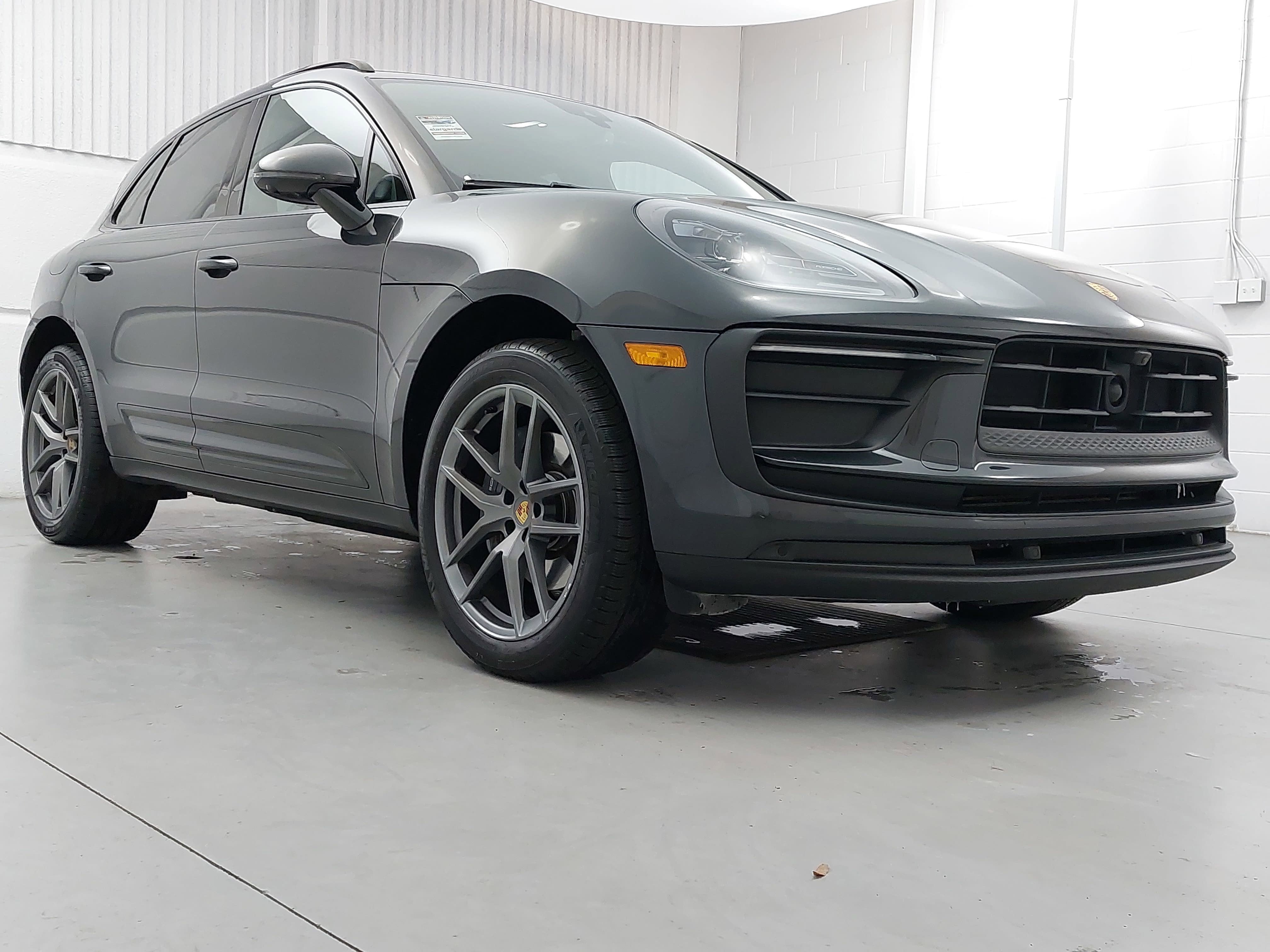2022 Porsche Macan AWD