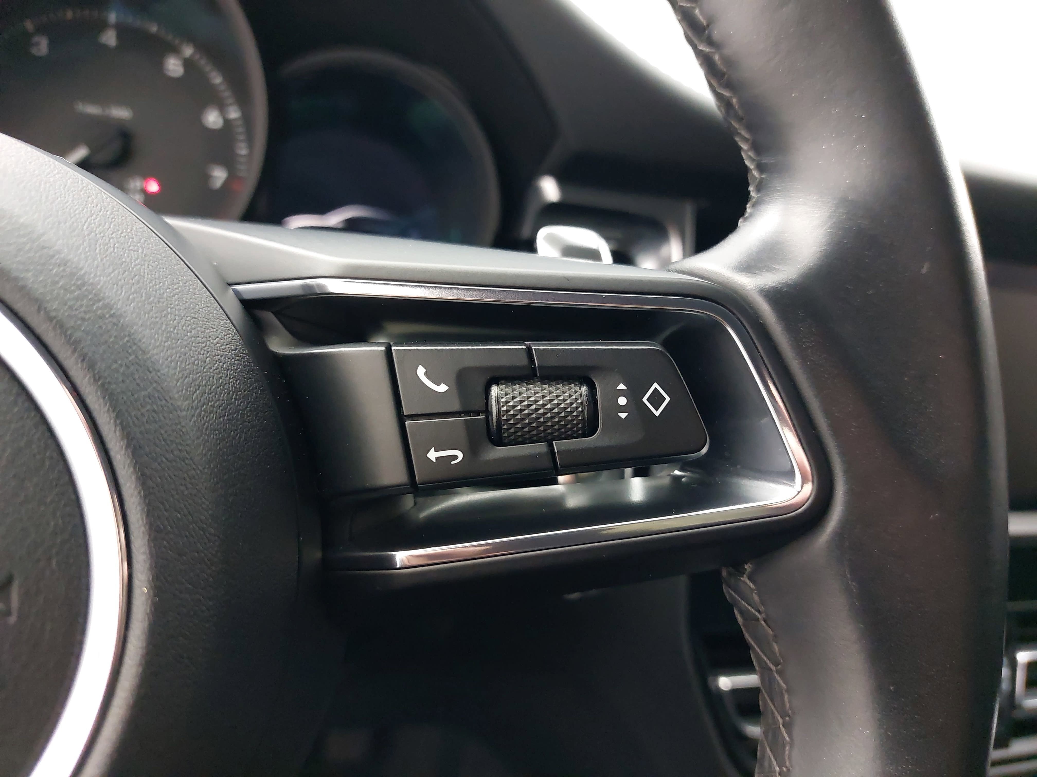 2022 Porsche Macan AWD