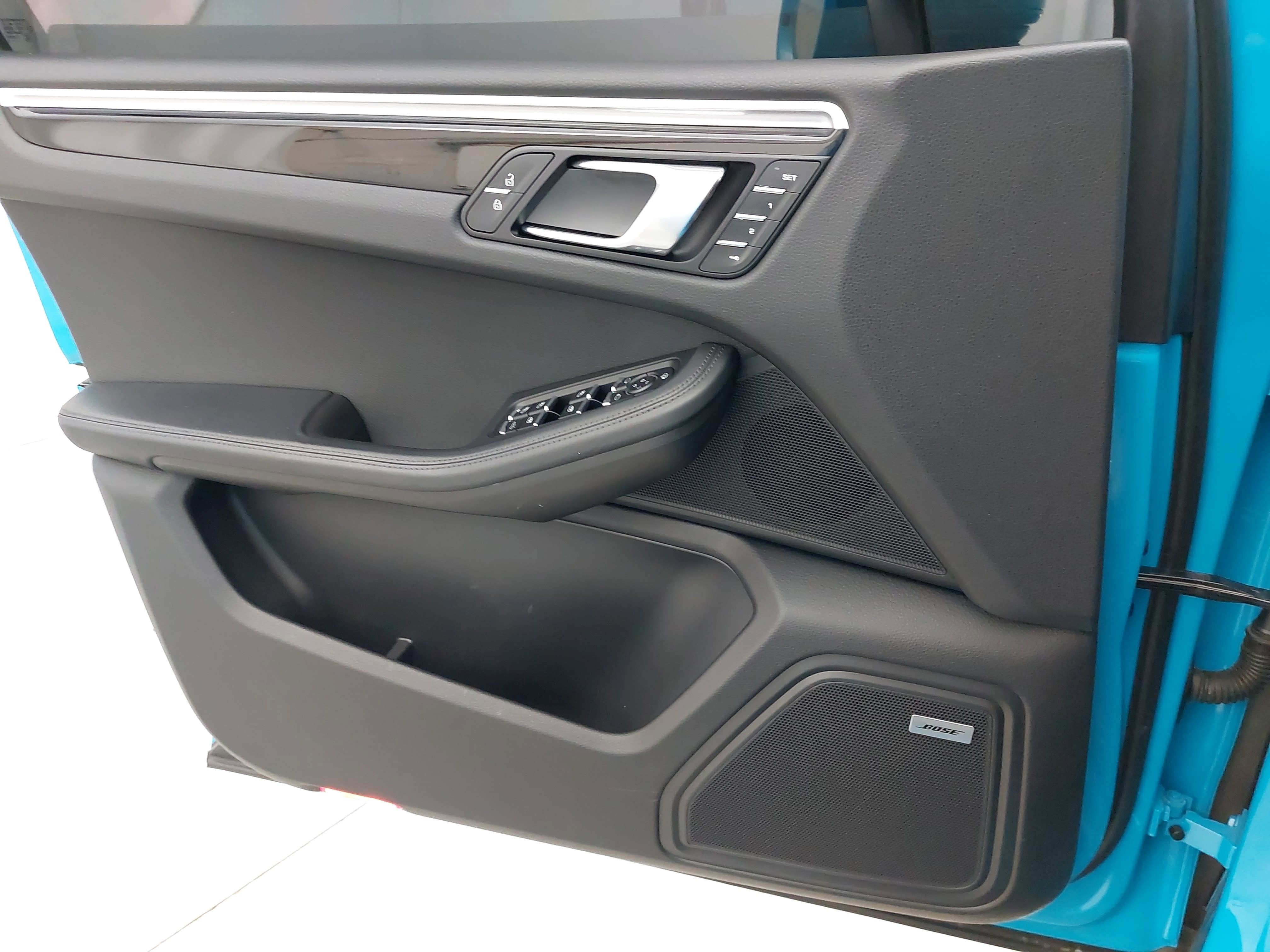 2022 Porsche Macan AWD