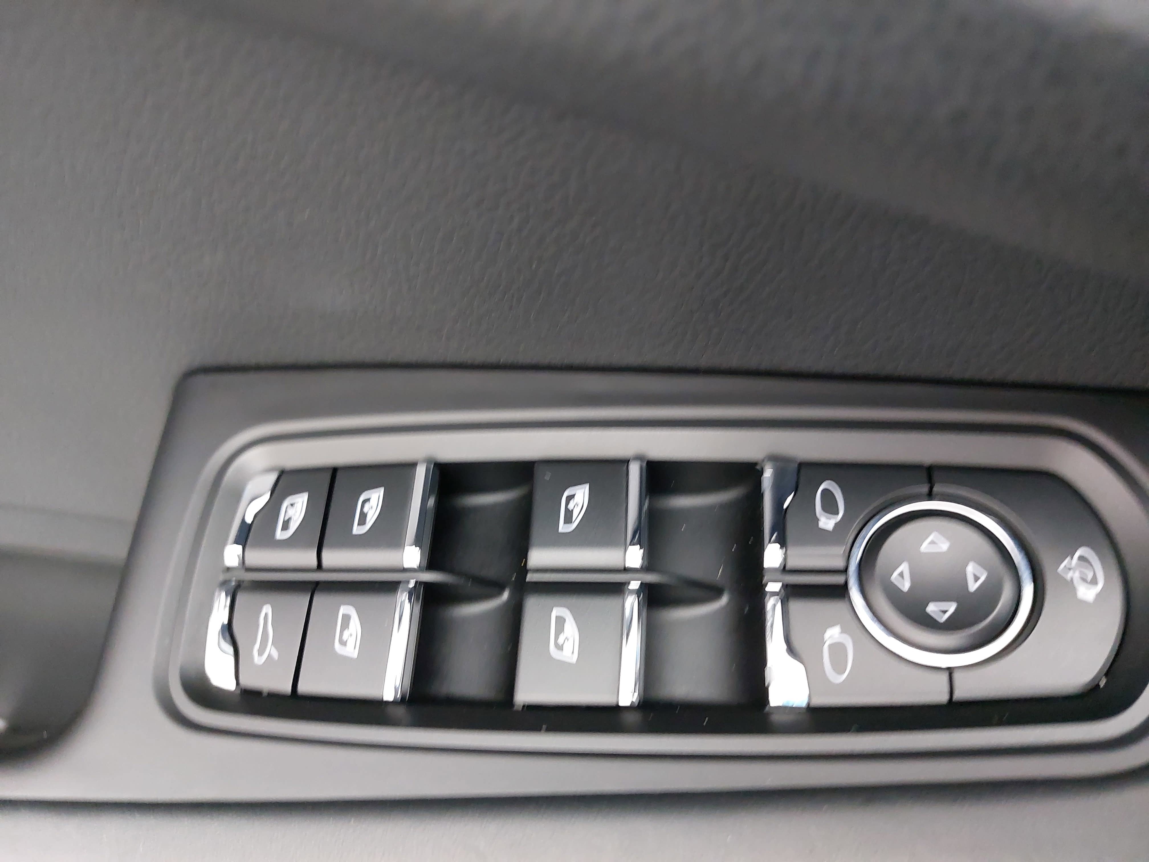 2022 Porsche Macan AWD