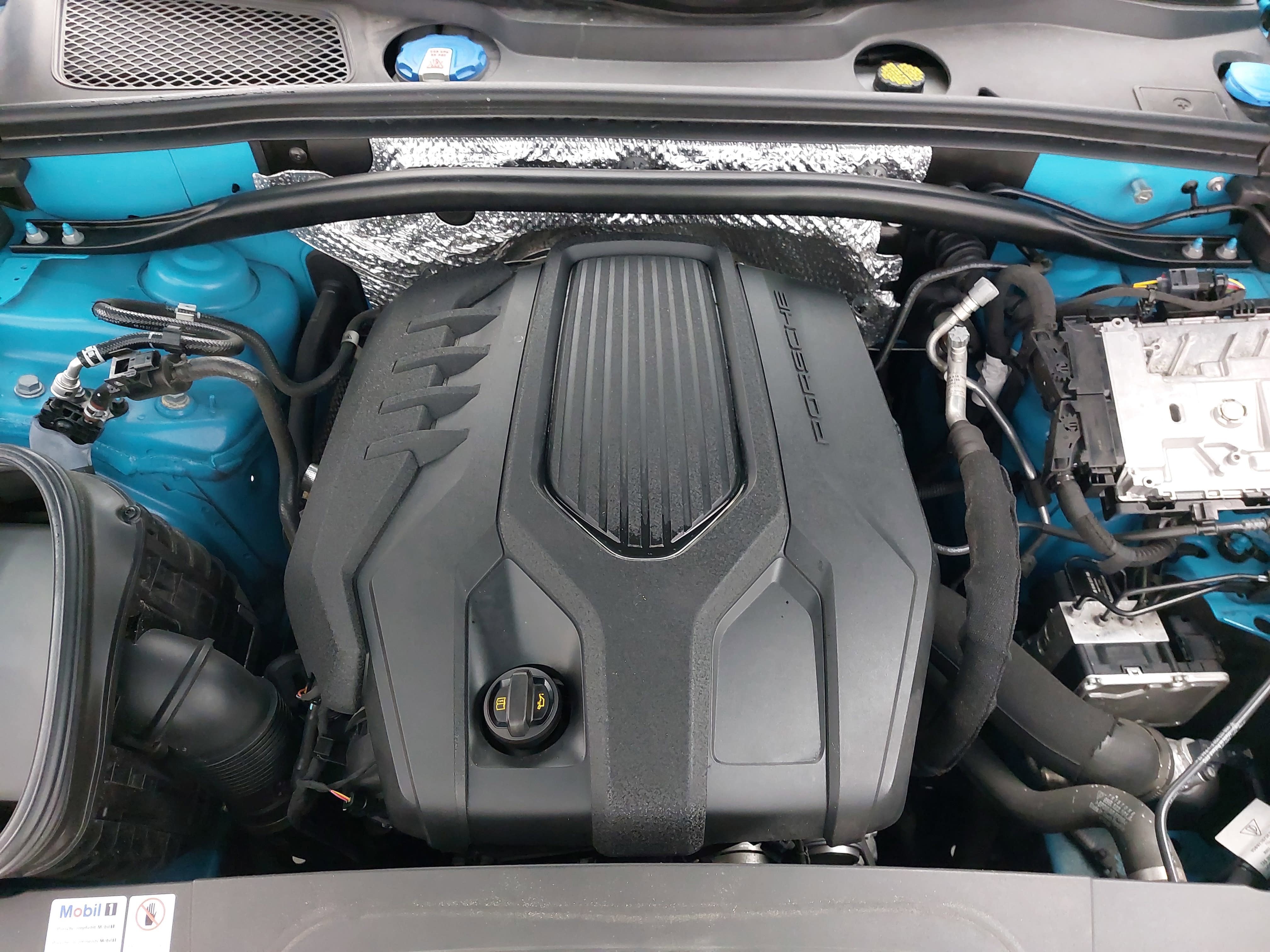 2022 Porsche Macan AWD