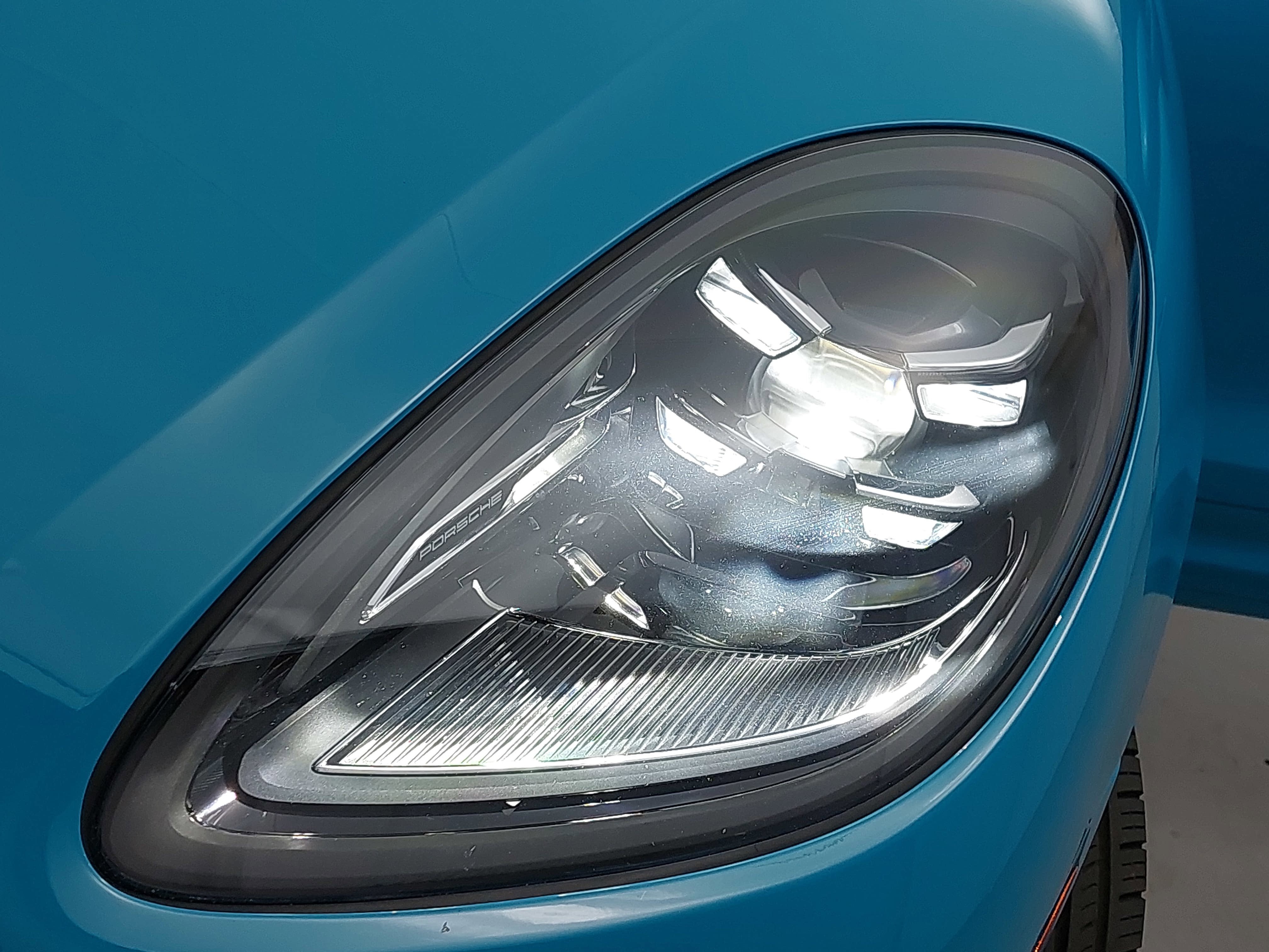 2022 Porsche Macan AWD