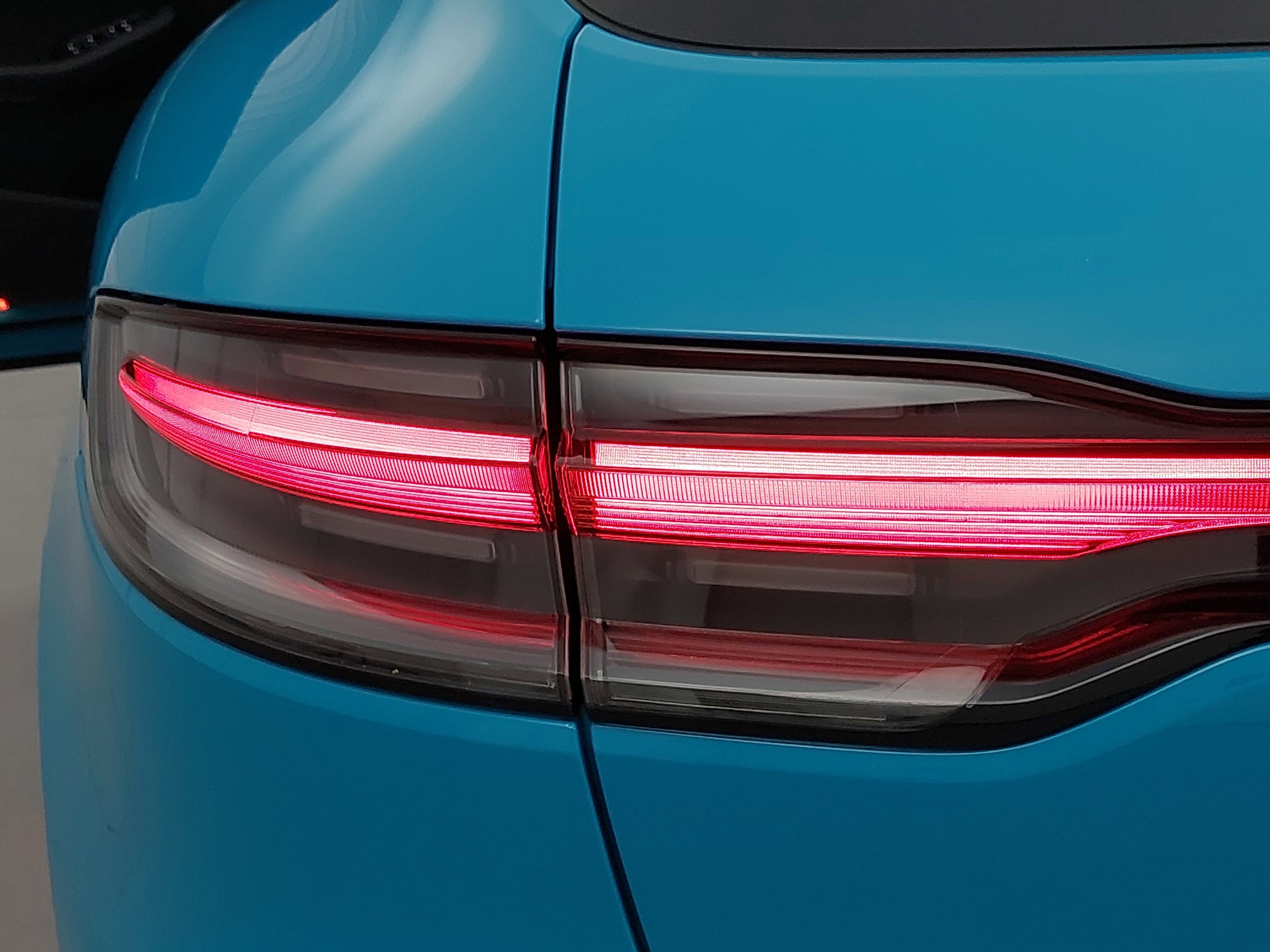 2022 Porsche Macan AWD