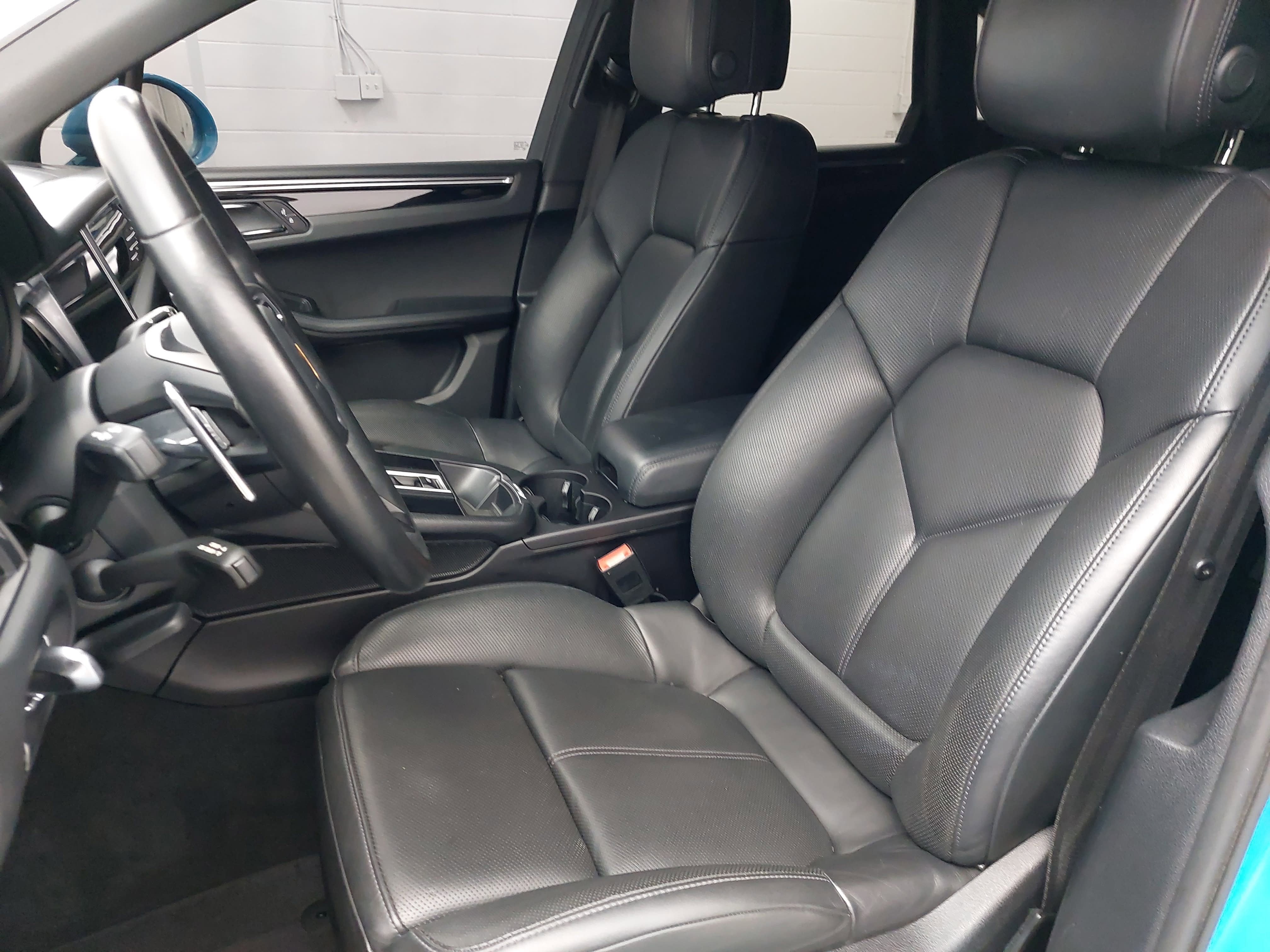 2022 Porsche Macan AWD