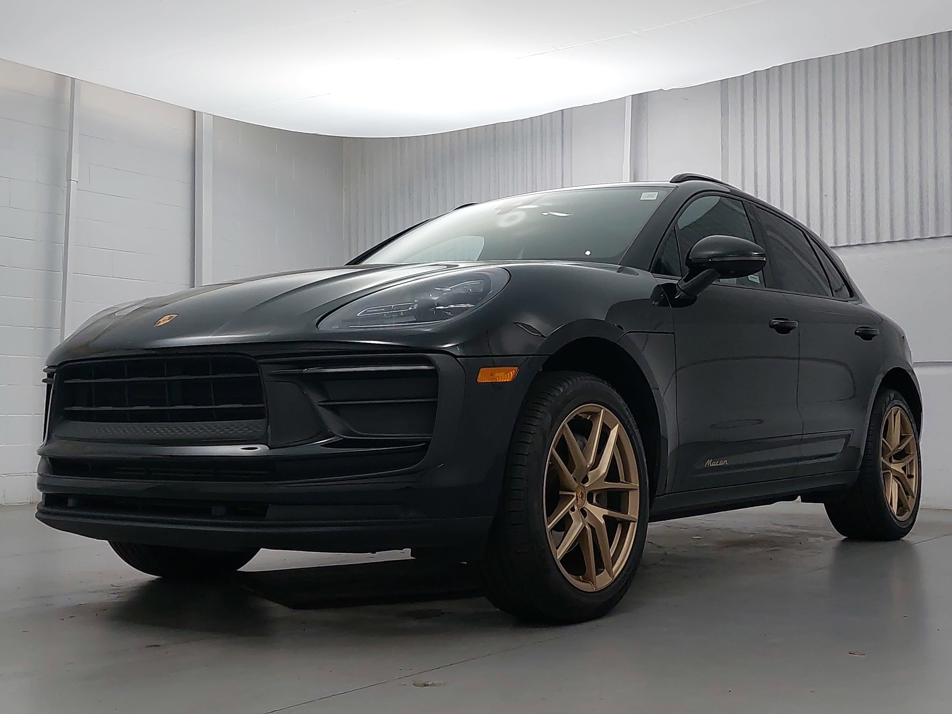 2022 Porsche Macan AWD