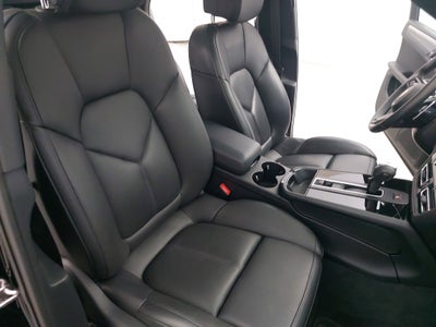 2022 Porsche Macan AWD