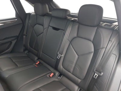 2022 Porsche Macan AWD