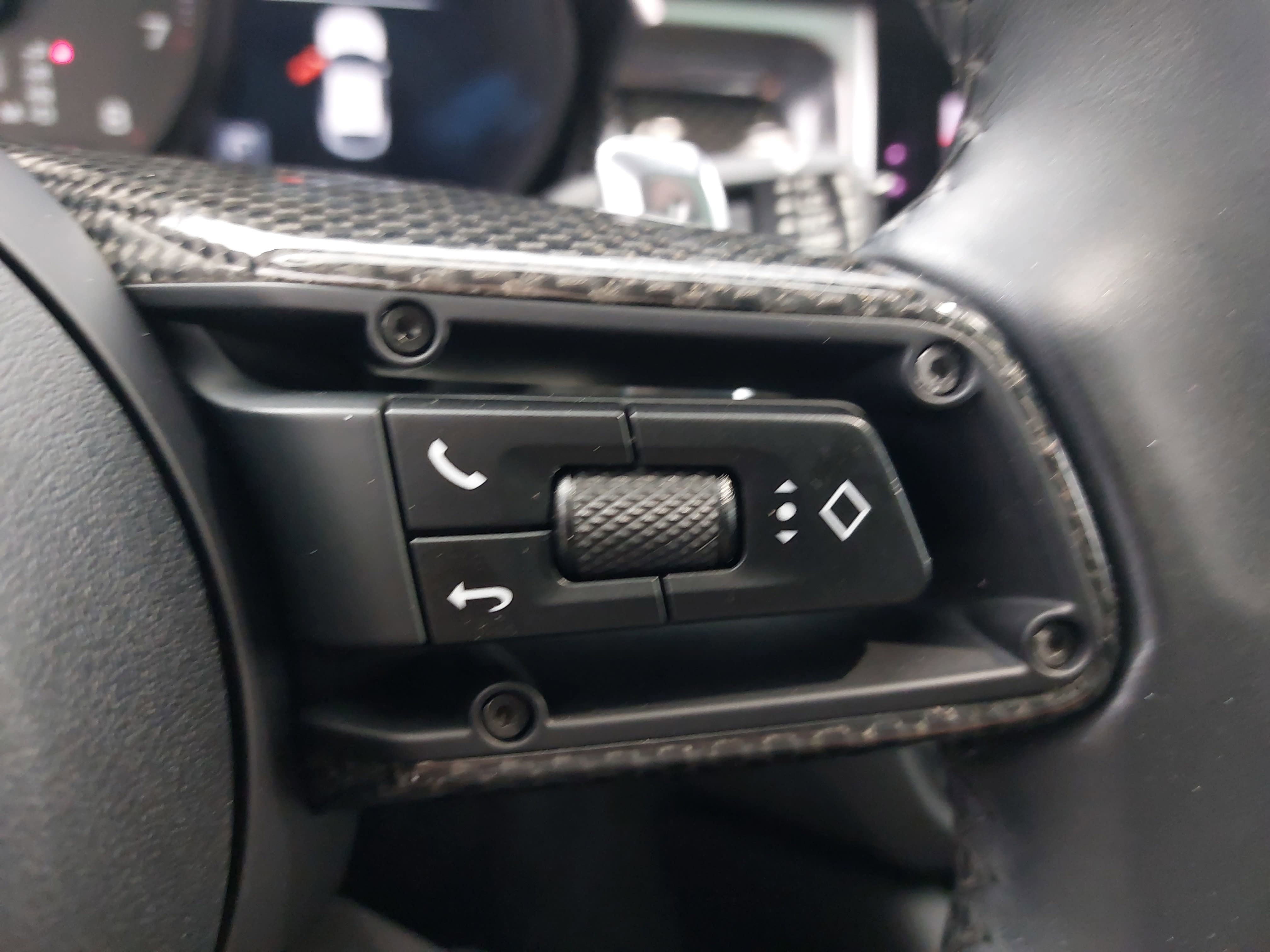 2022 Porsche Macan AWD