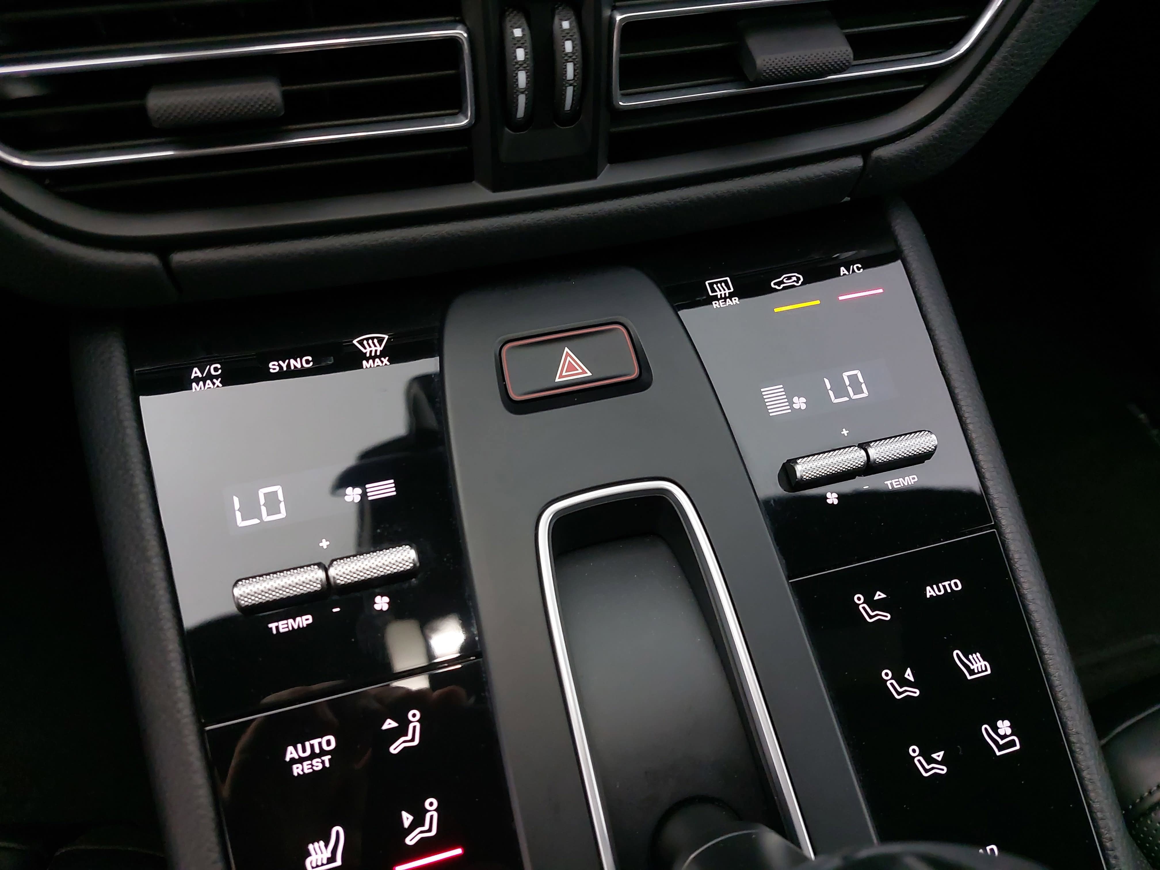 2022 Porsche Macan AWD