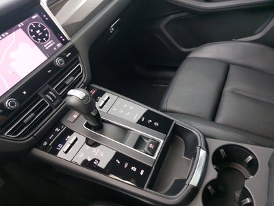 2022 Porsche Macan AWD