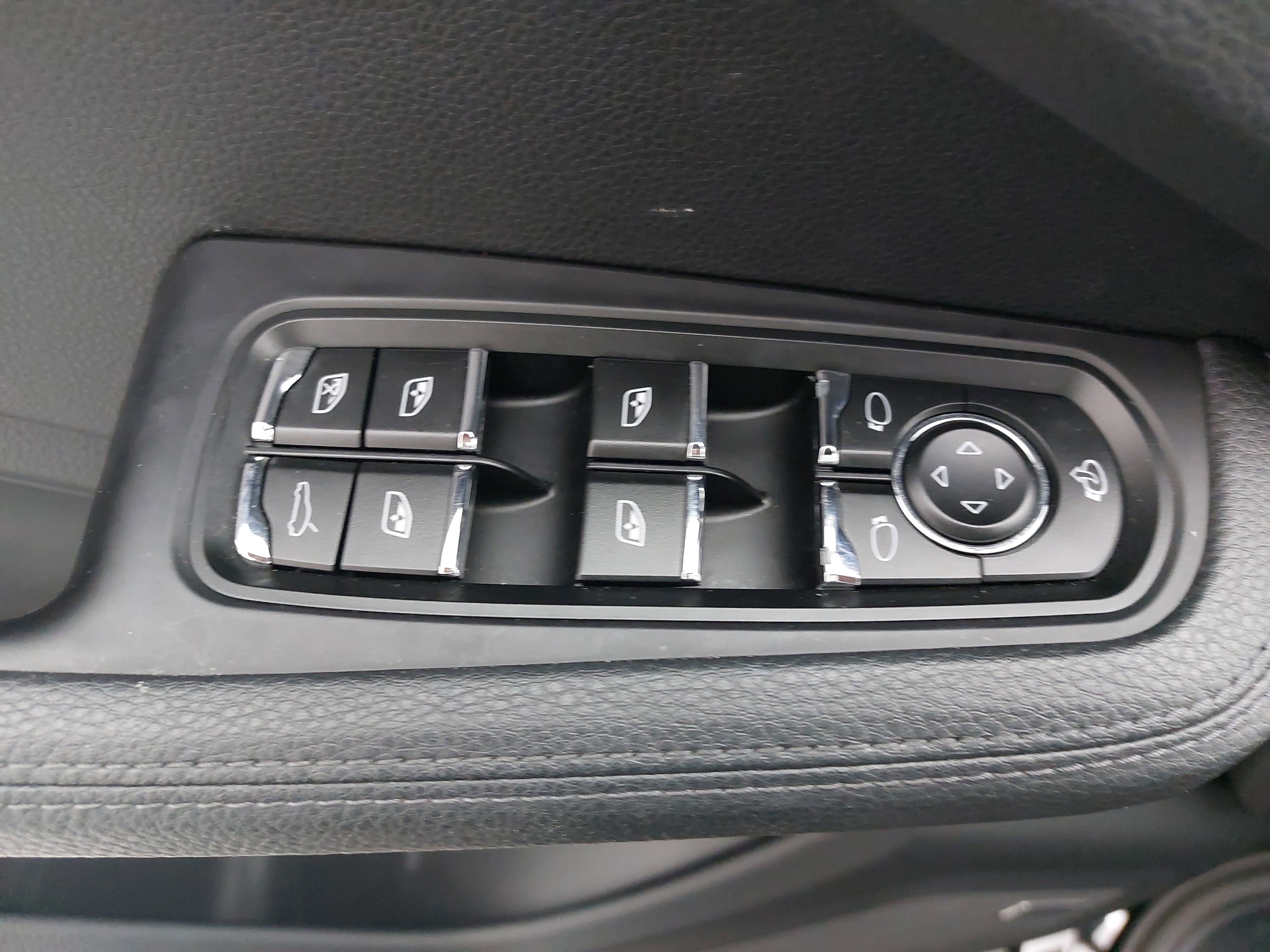 2022 Porsche Macan AWD