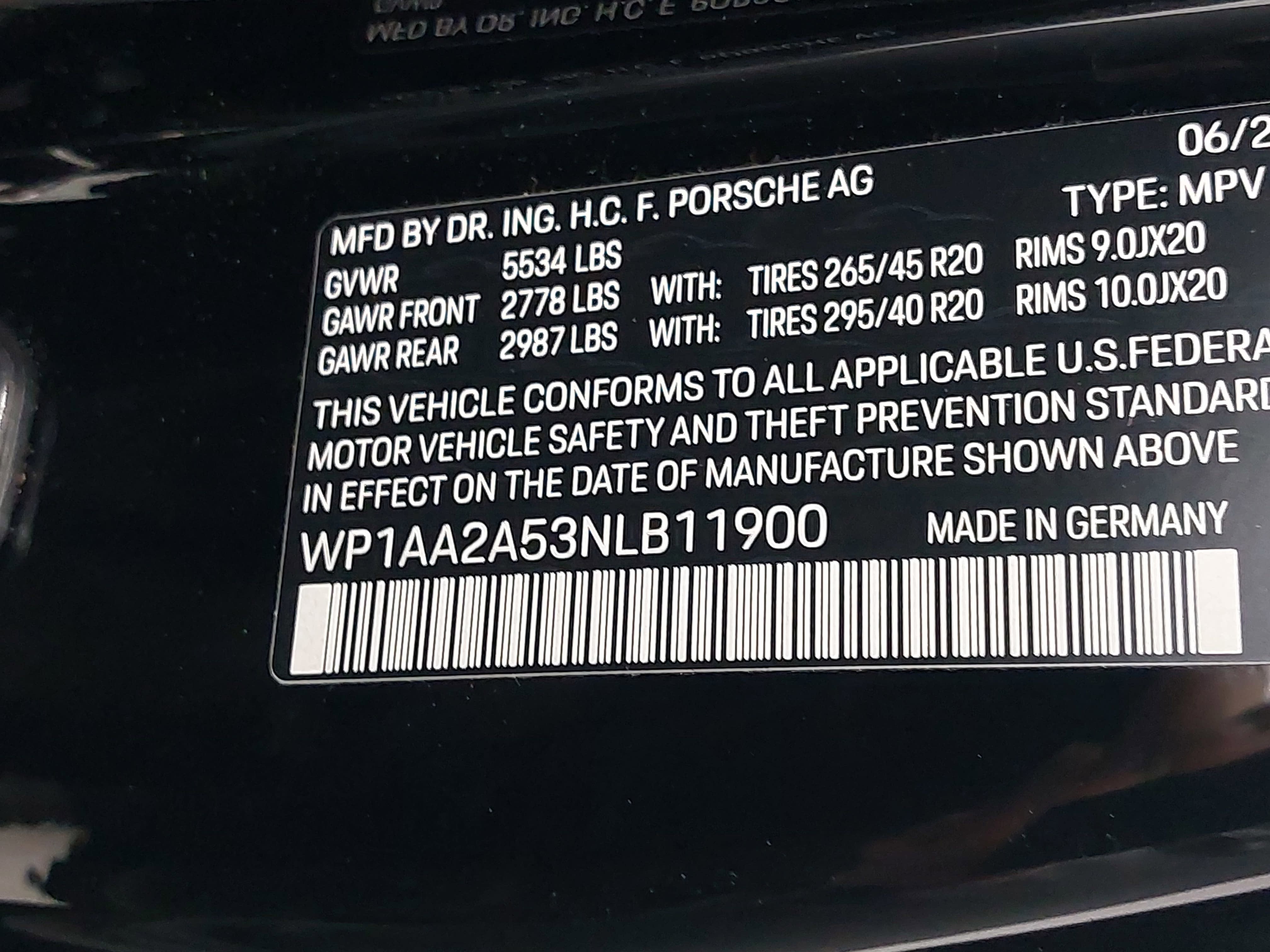 2022 Porsche Macan AWD
