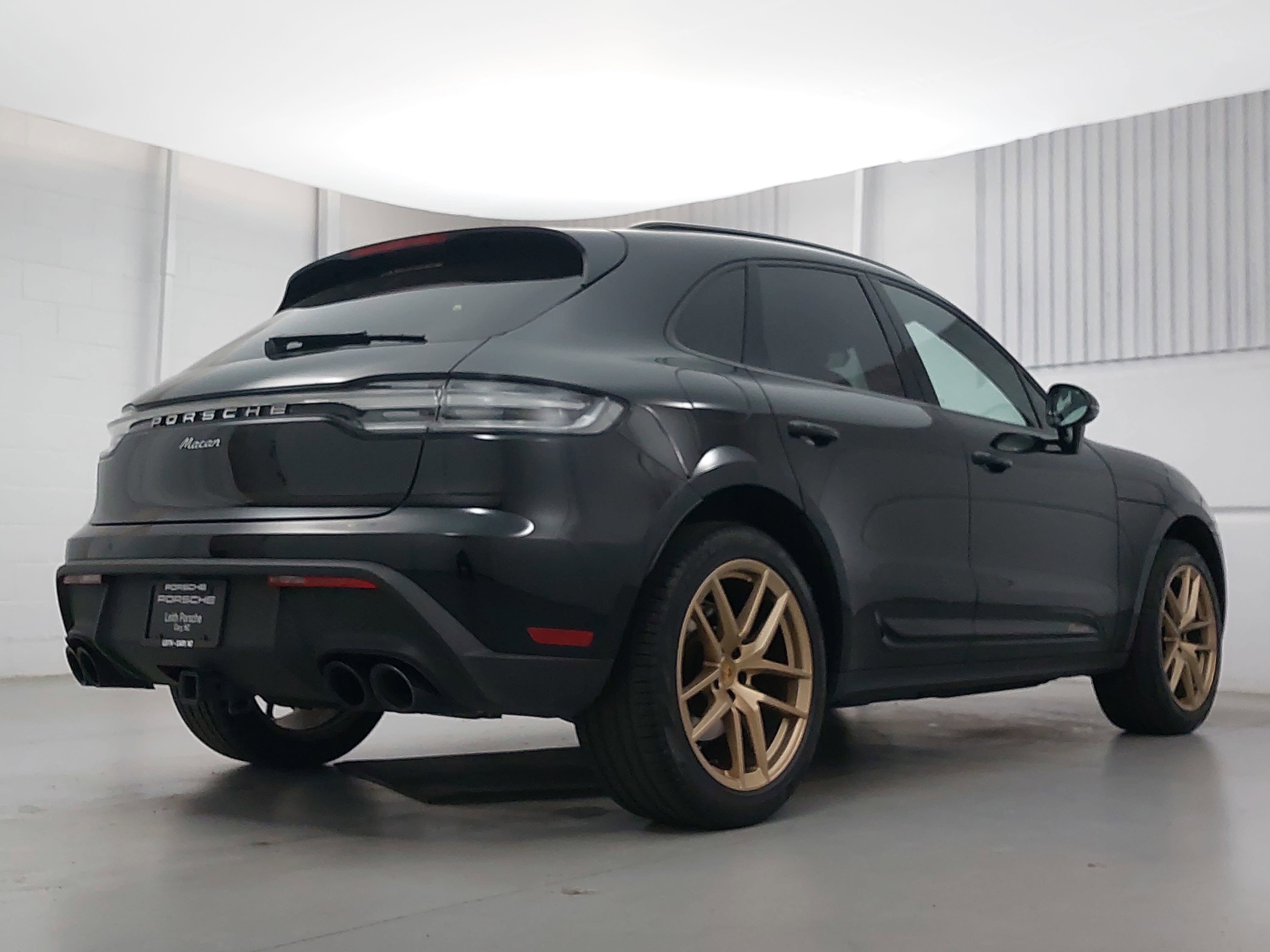 2022 Porsche Macan AWD