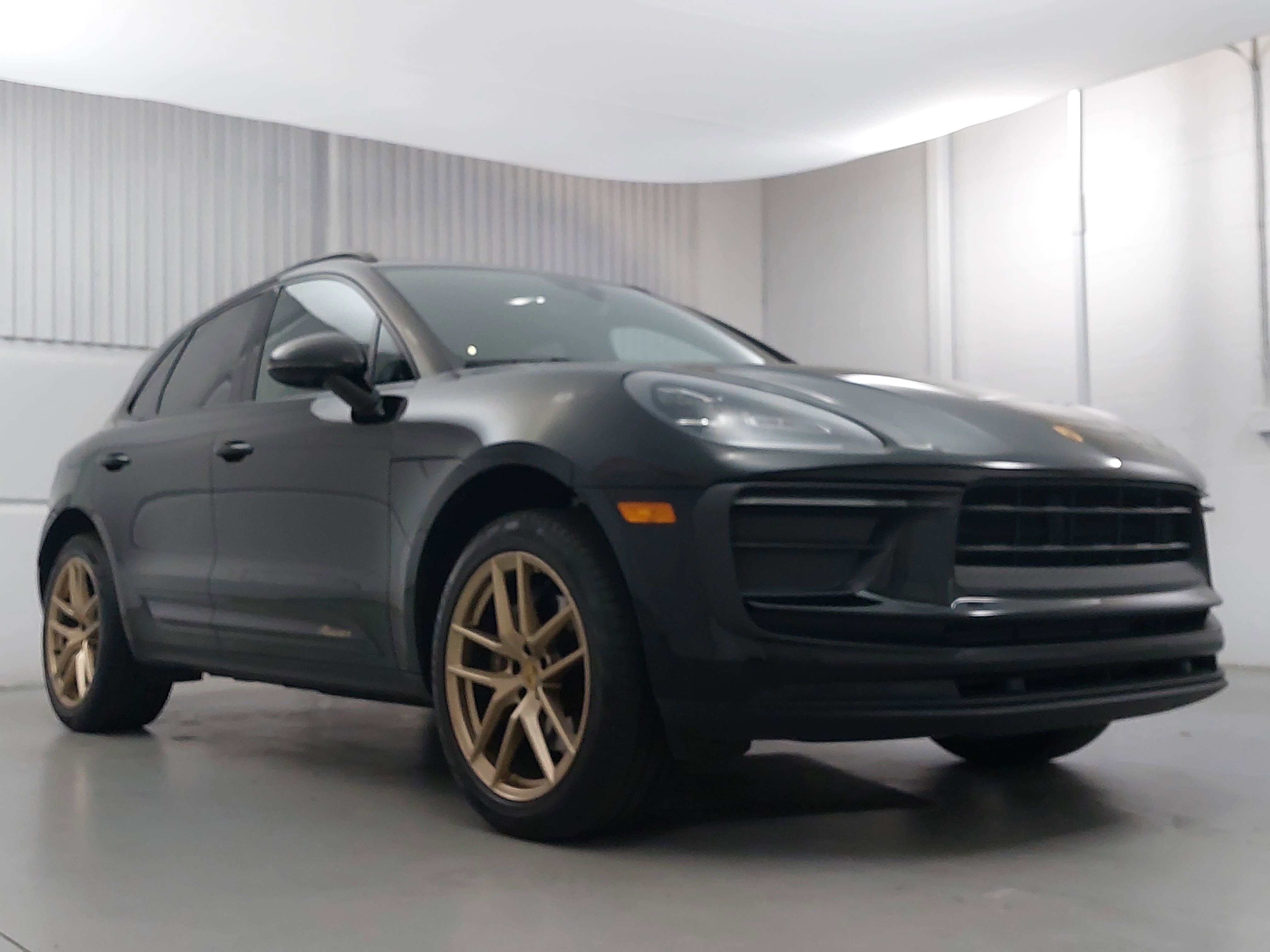 2022 Porsche Macan AWD