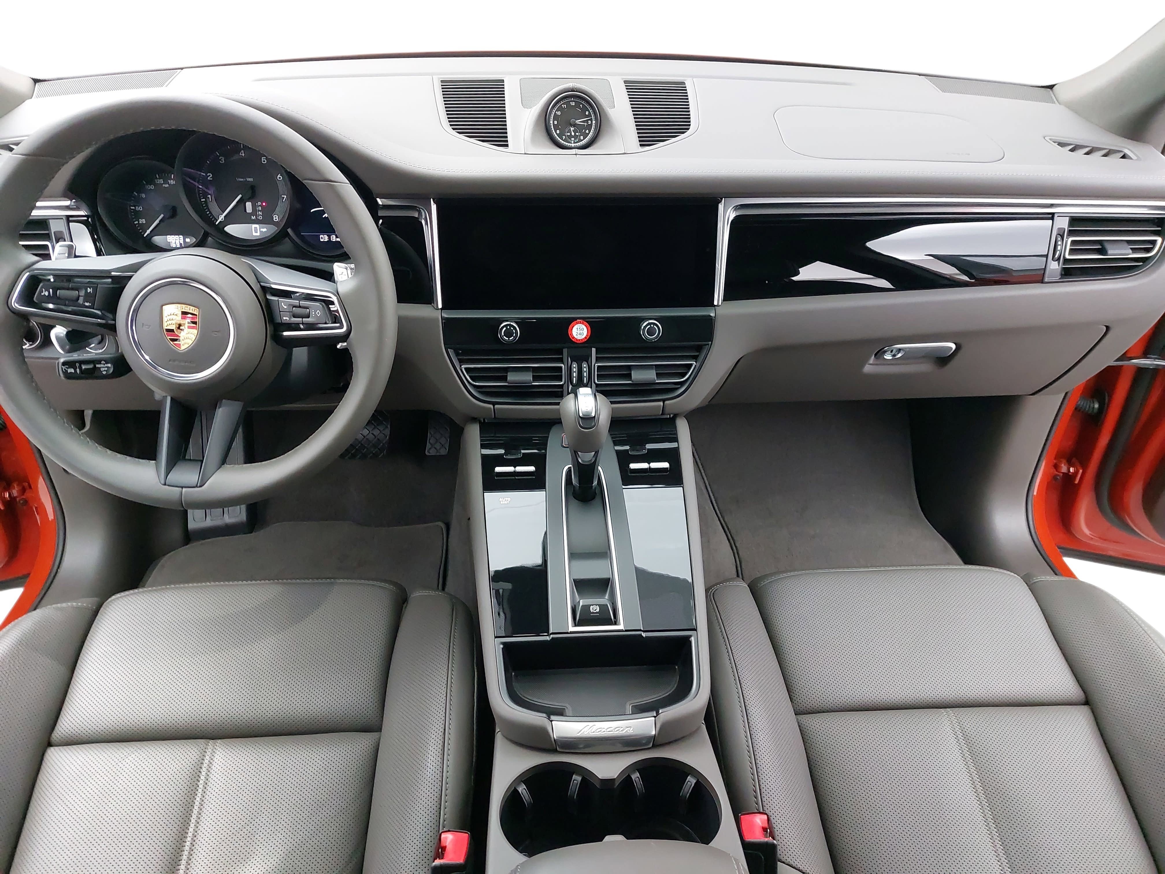 2025 Porsche Macan Base