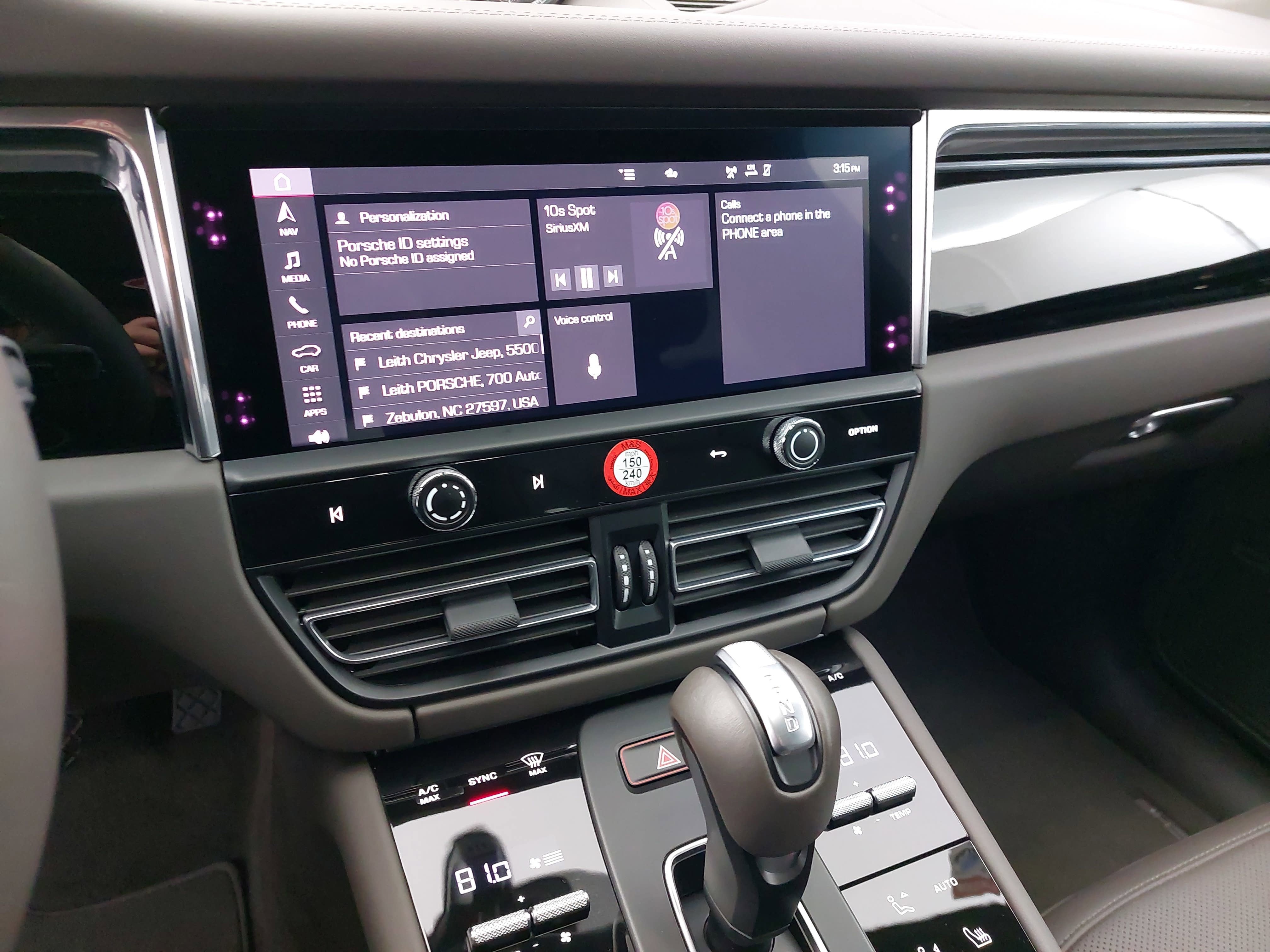 2025 Porsche Macan Base