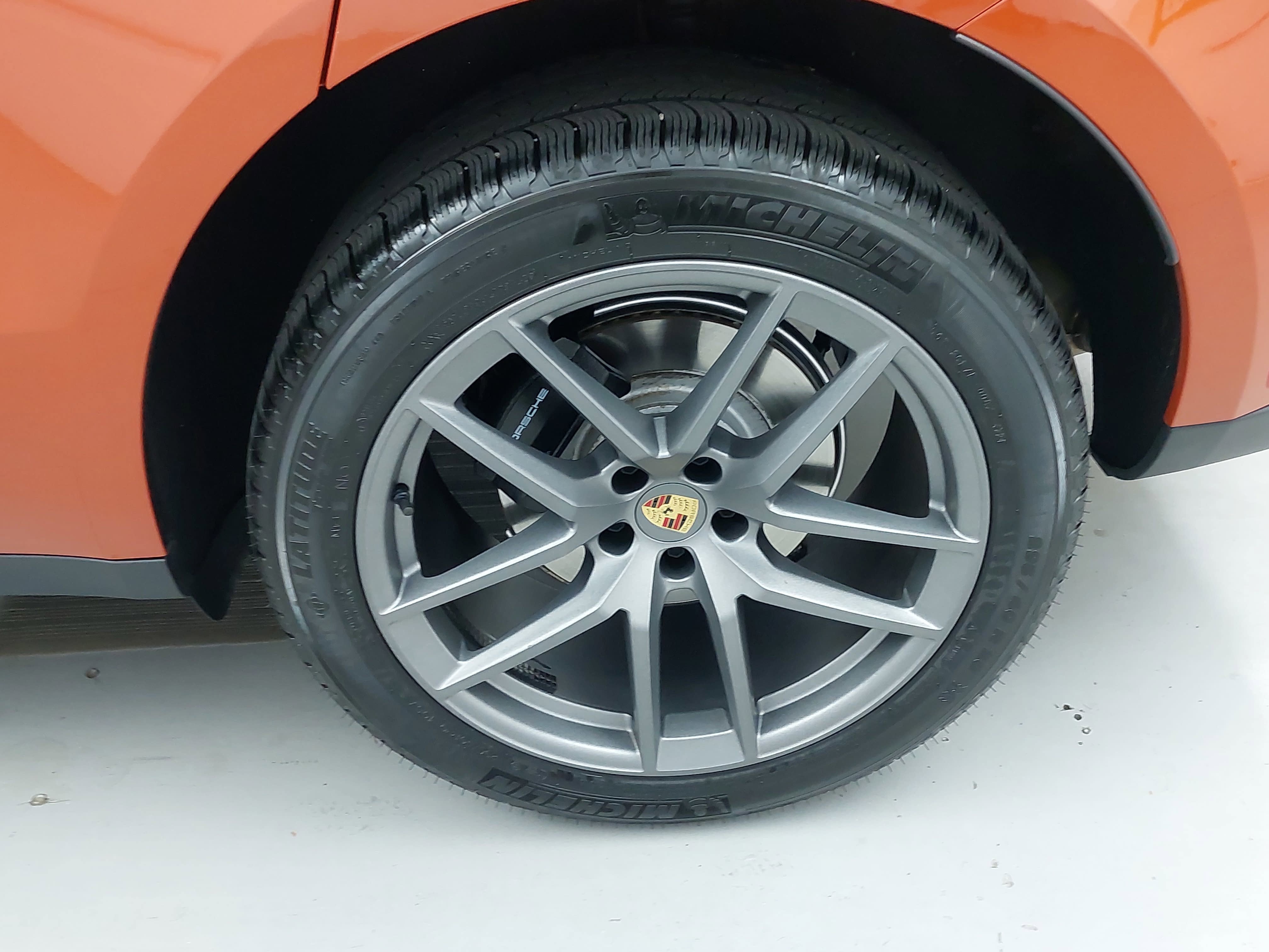 2025 Porsche Macan Base