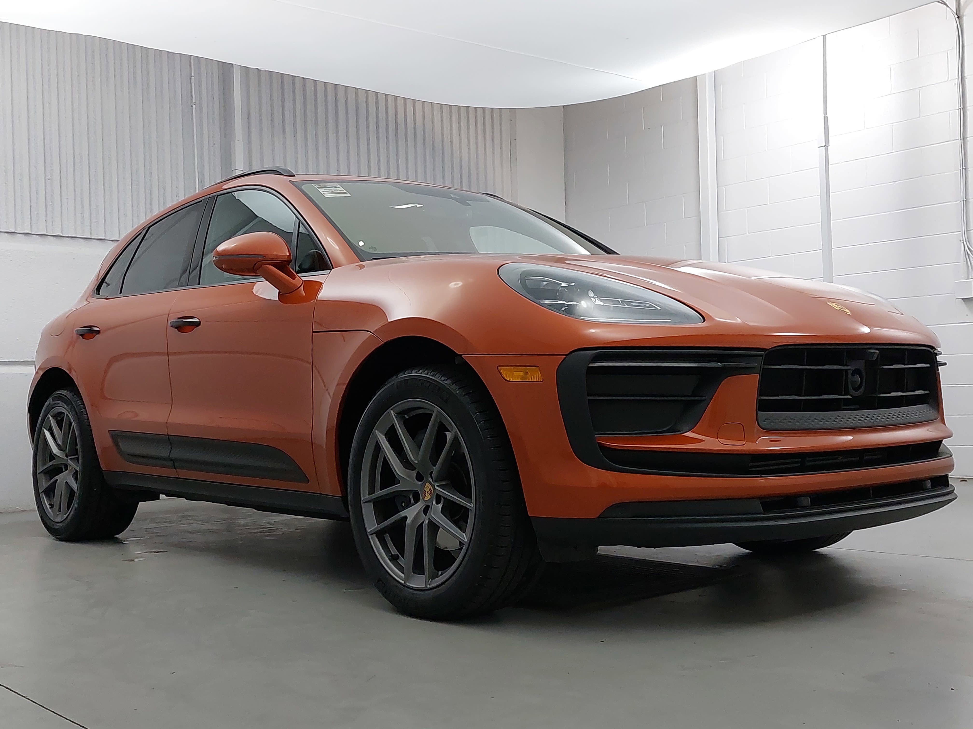 2025 Porsche Macan Base